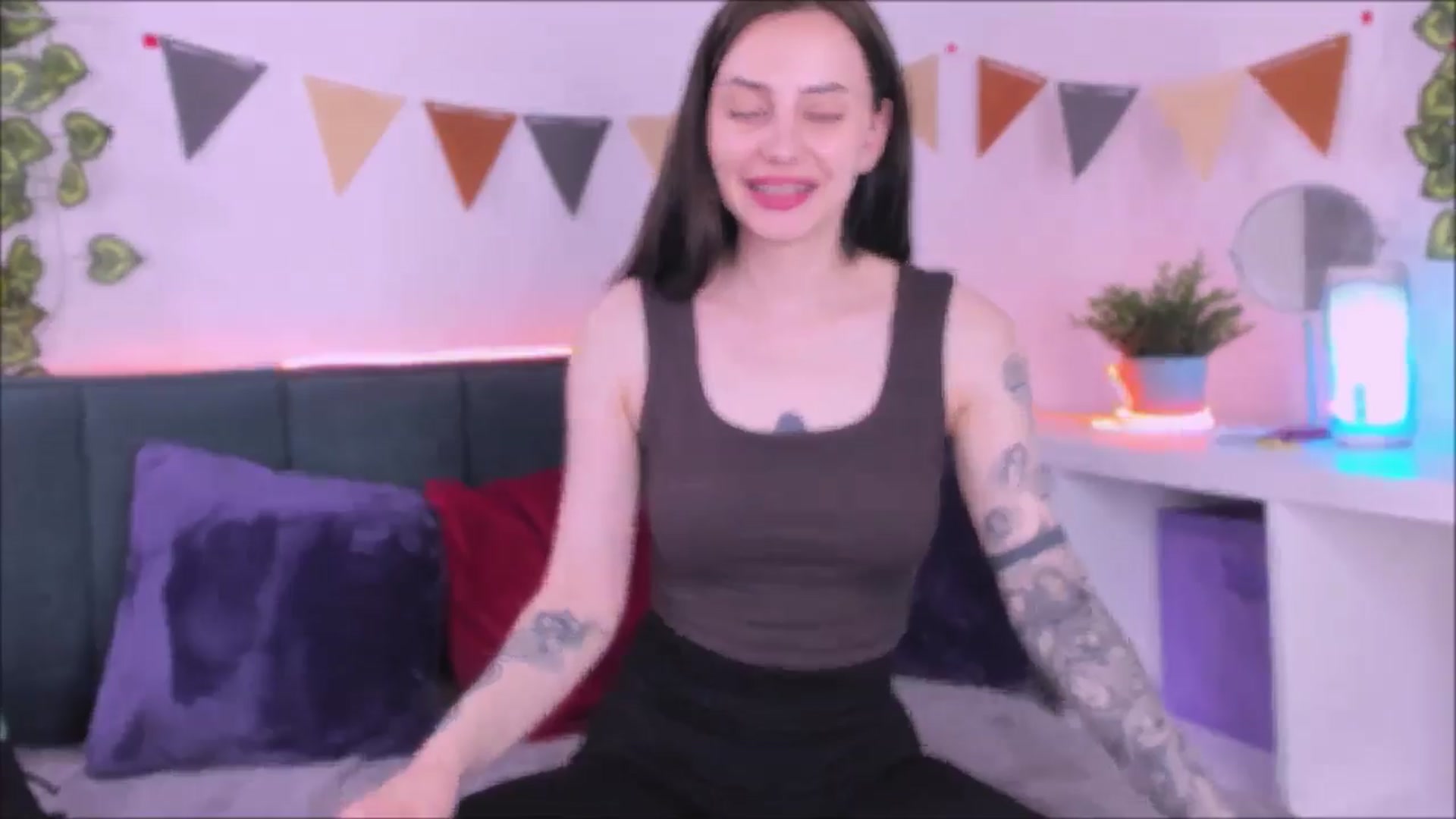 Gallery image thumbnail from Space_Eva's myfreecams stream on, 06/06/2024, 06:49 image 12 of 20