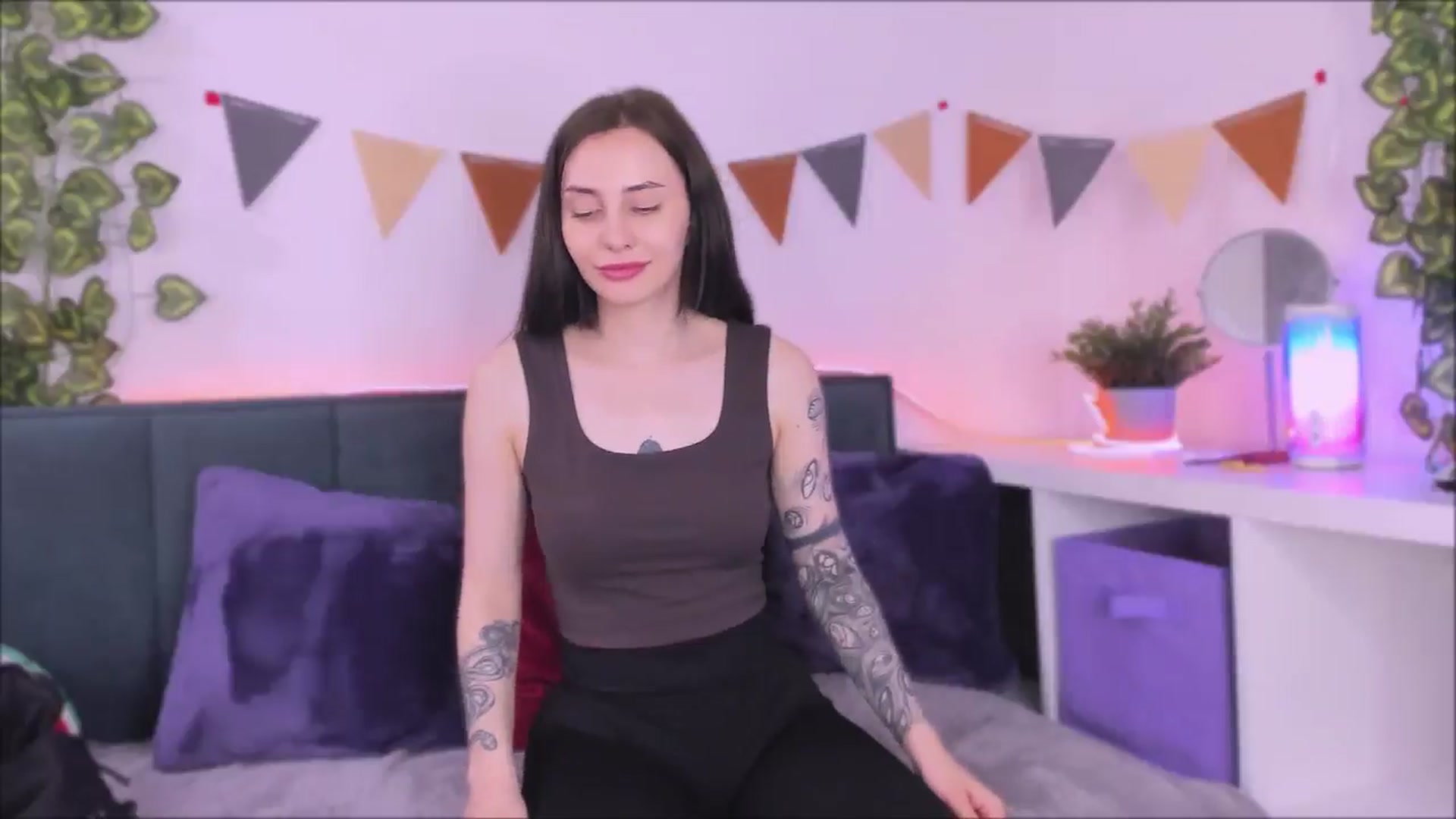 Gallery image thumbnail from Space_Eva's myfreecams stream on, 06/06/2024, 06:49 image 19 of 20