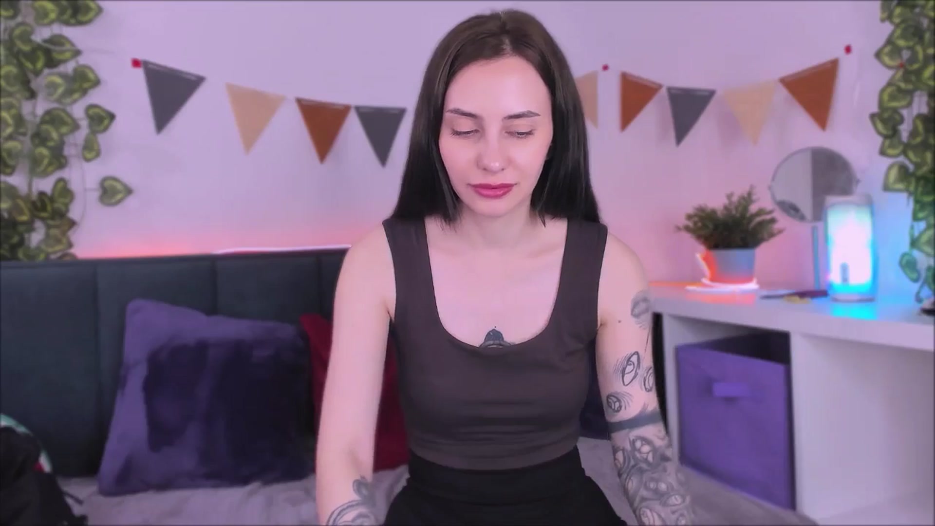 Gallery image thumbnail from Space_Eva's myfreecams stream on, 06/06/2024, 06:49 image 17 of 20
