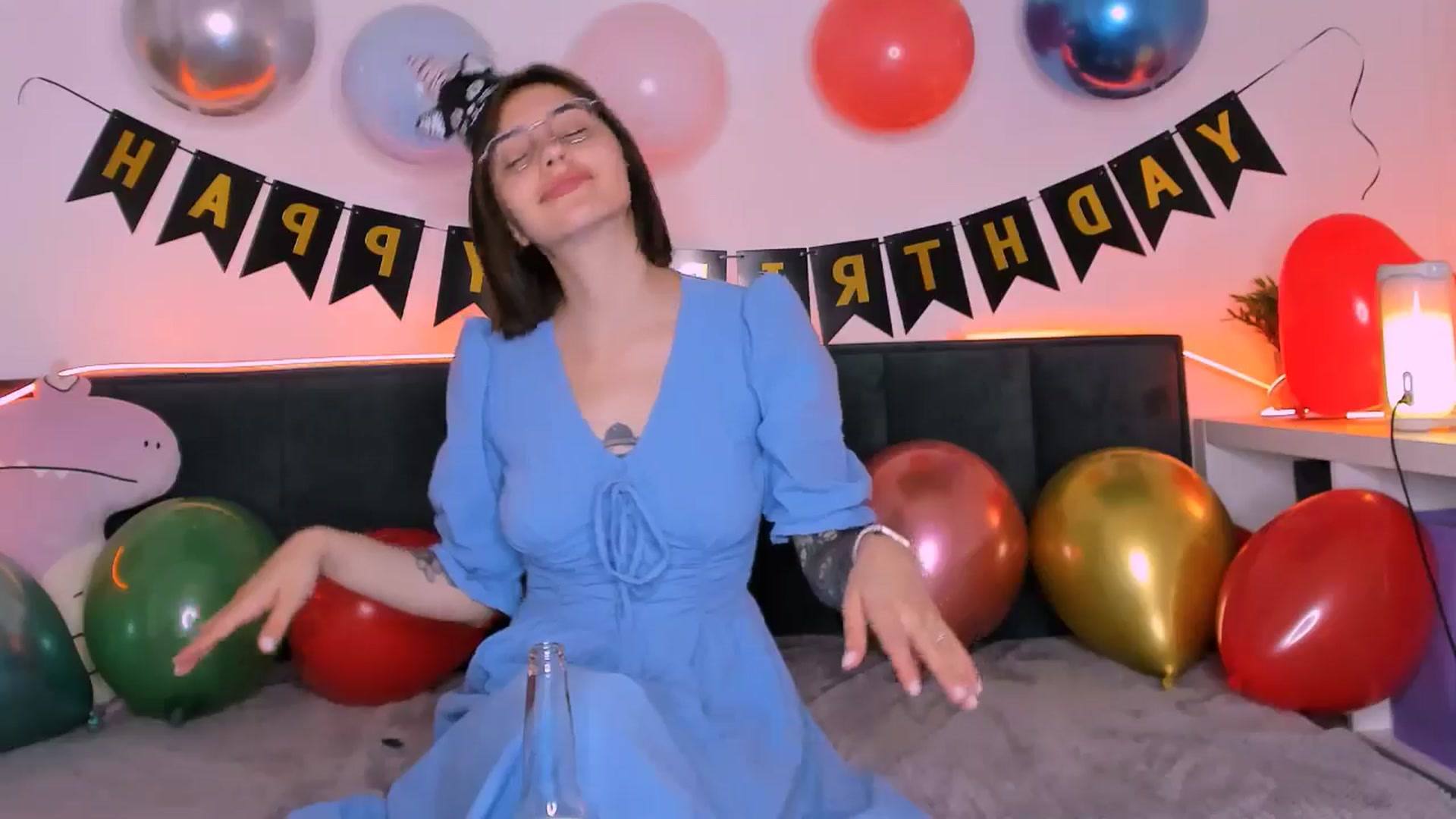 Gallery image thumbnail from Space_Eva's myfreecams stream on, 08/04/2024, 03:06 image 15 of 20