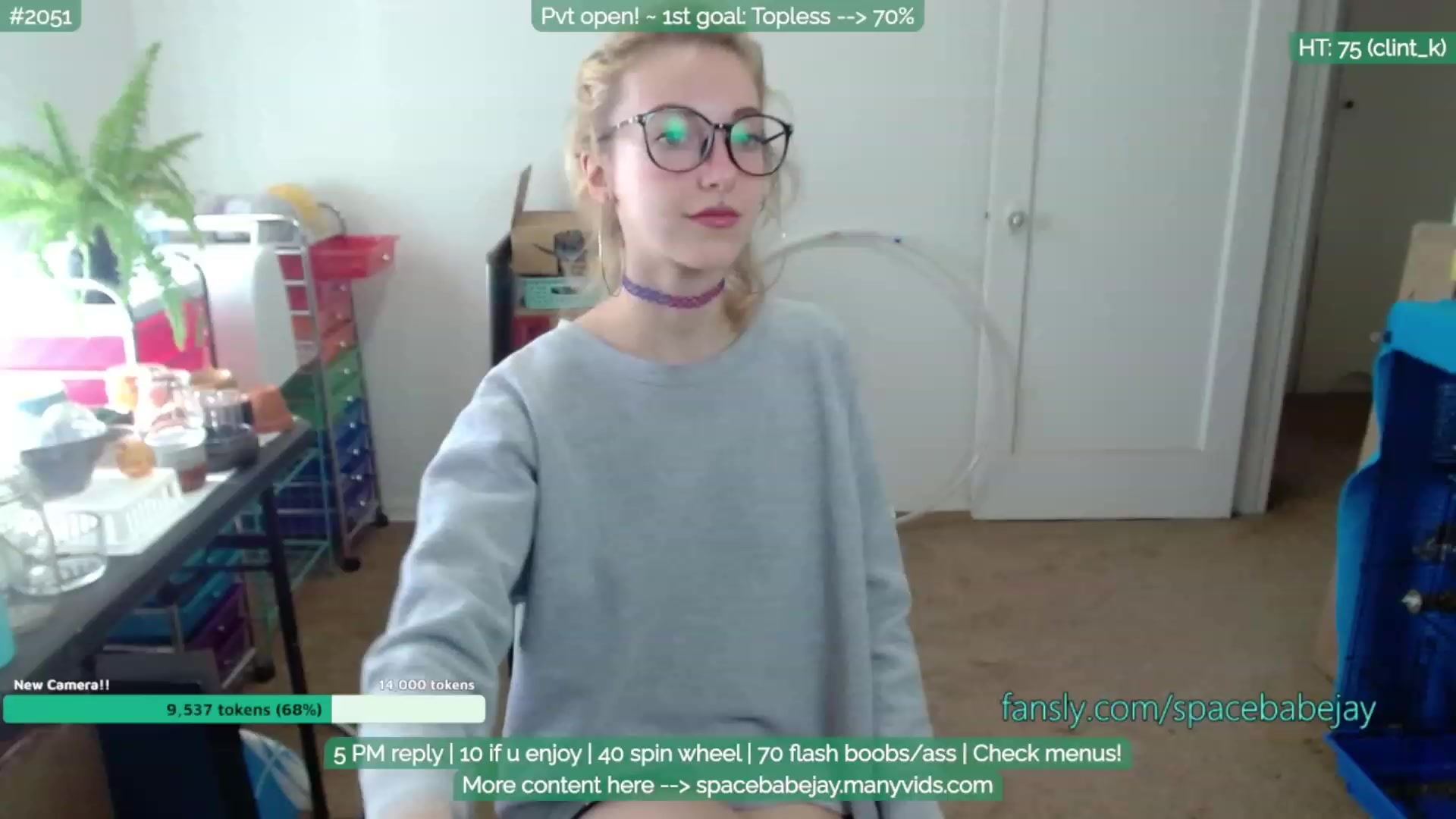 Gallery image thumbnail from Spacebabejay's myfreecams stream on, 11/17/2022, 19:37 image 14 of 20