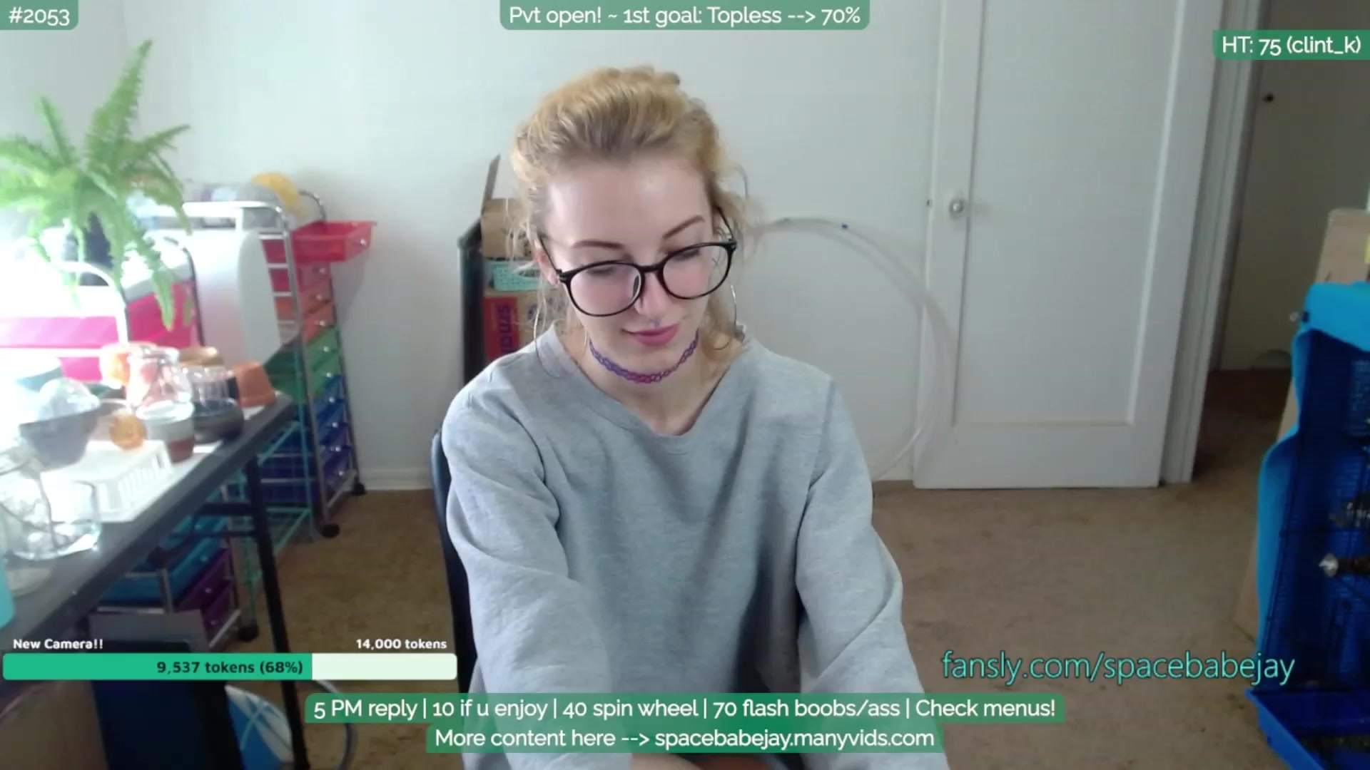 Gallery image thumbnail from Spacebabejay's myfreecams stream on, 11/17/2022, 19:37 image 19 of 20