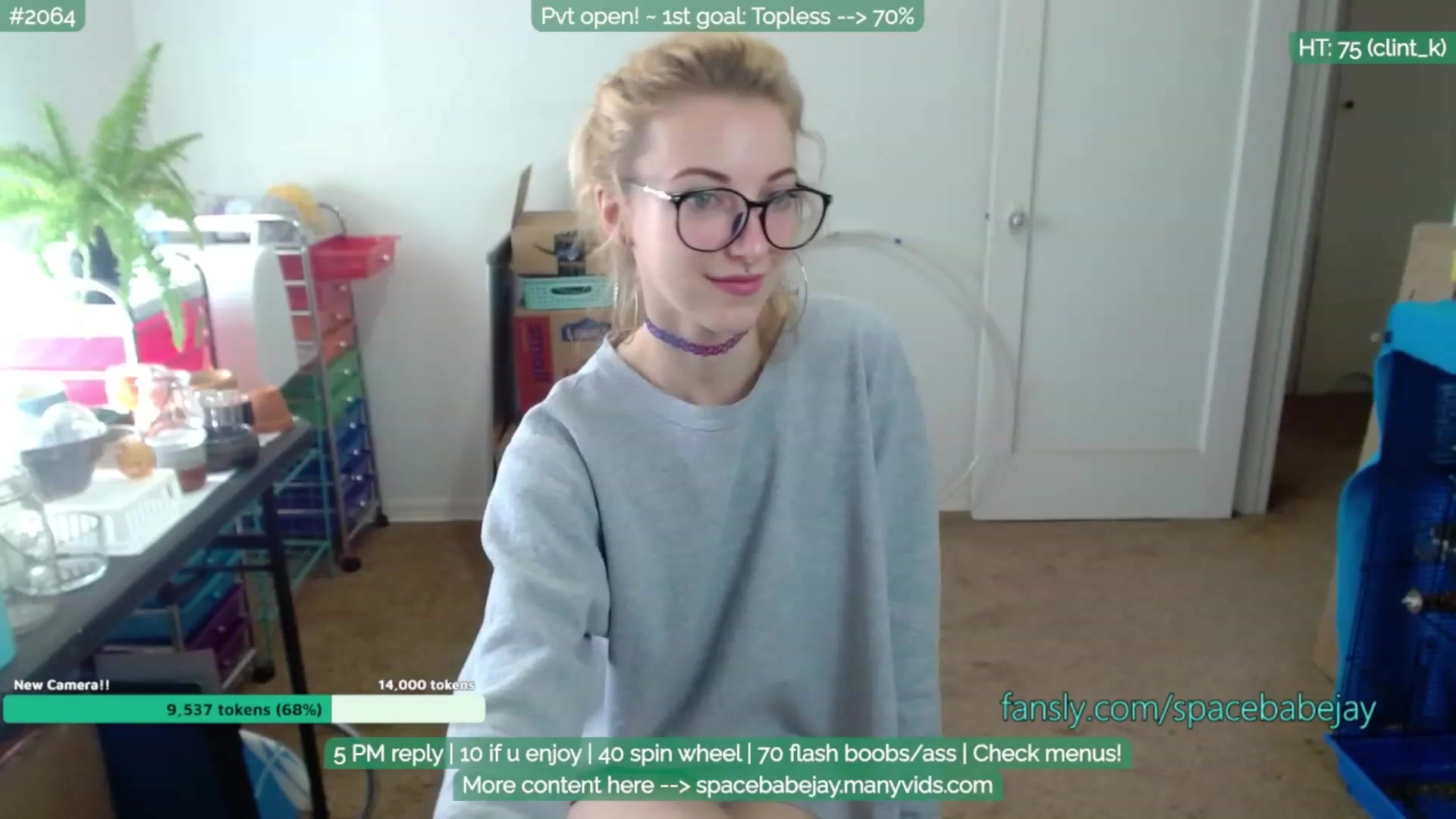 Gallery image thumbnail from Spacebabejay's myfreecams stream on, 11/17/2022, 19:37 image 8 of 20