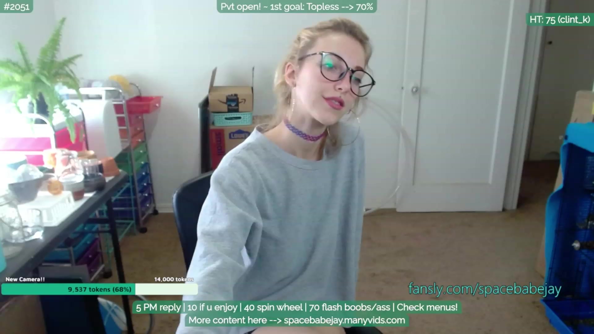 Gallery image thumbnail from Spacebabejay's myfreecams stream on, 11/17/2022, 19:37 image 16 of 20