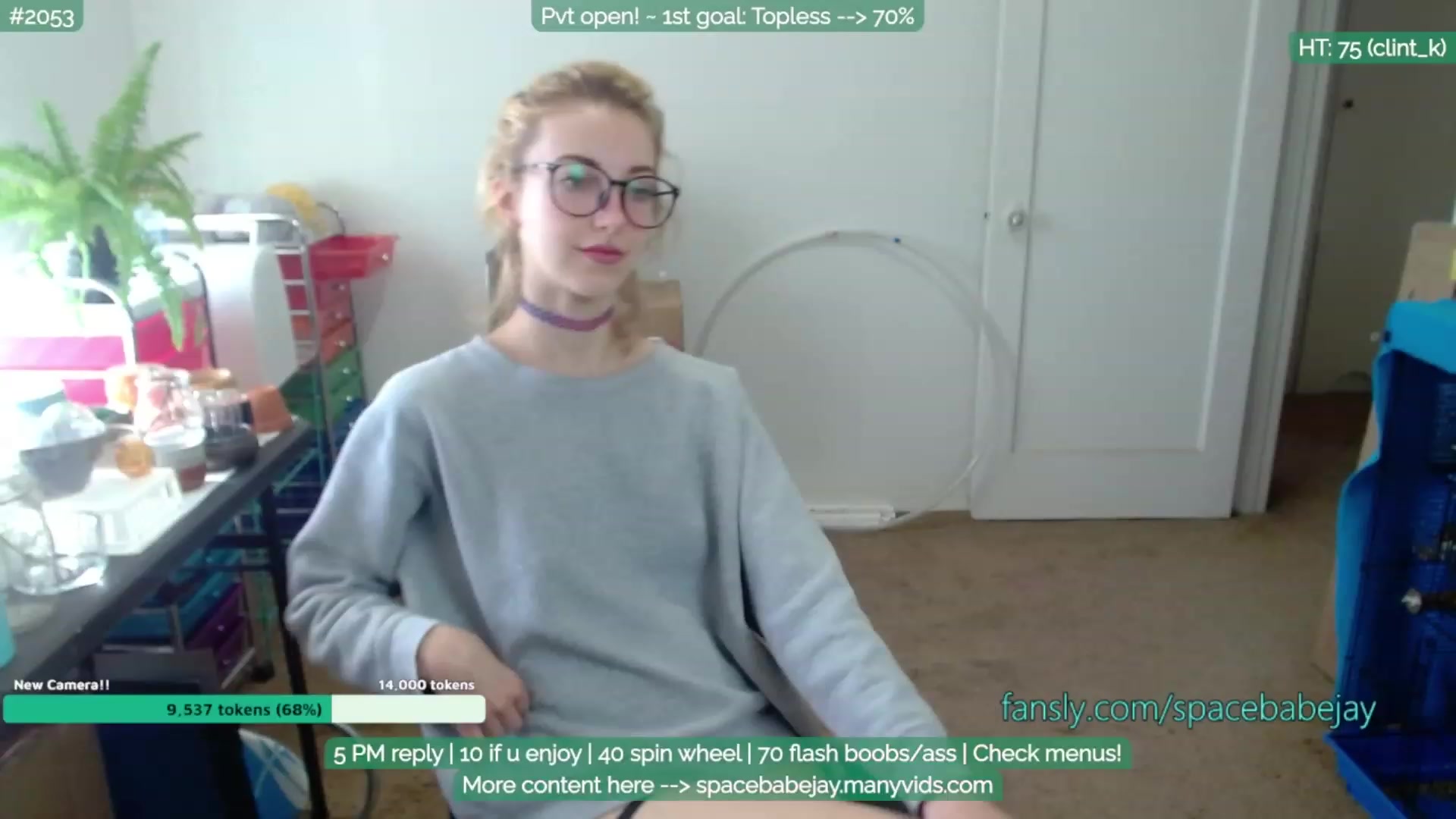 Gallery image thumbnail from Spacebabejay's myfreecams stream on, 11/17/2022, 19:37 image 18 of 20