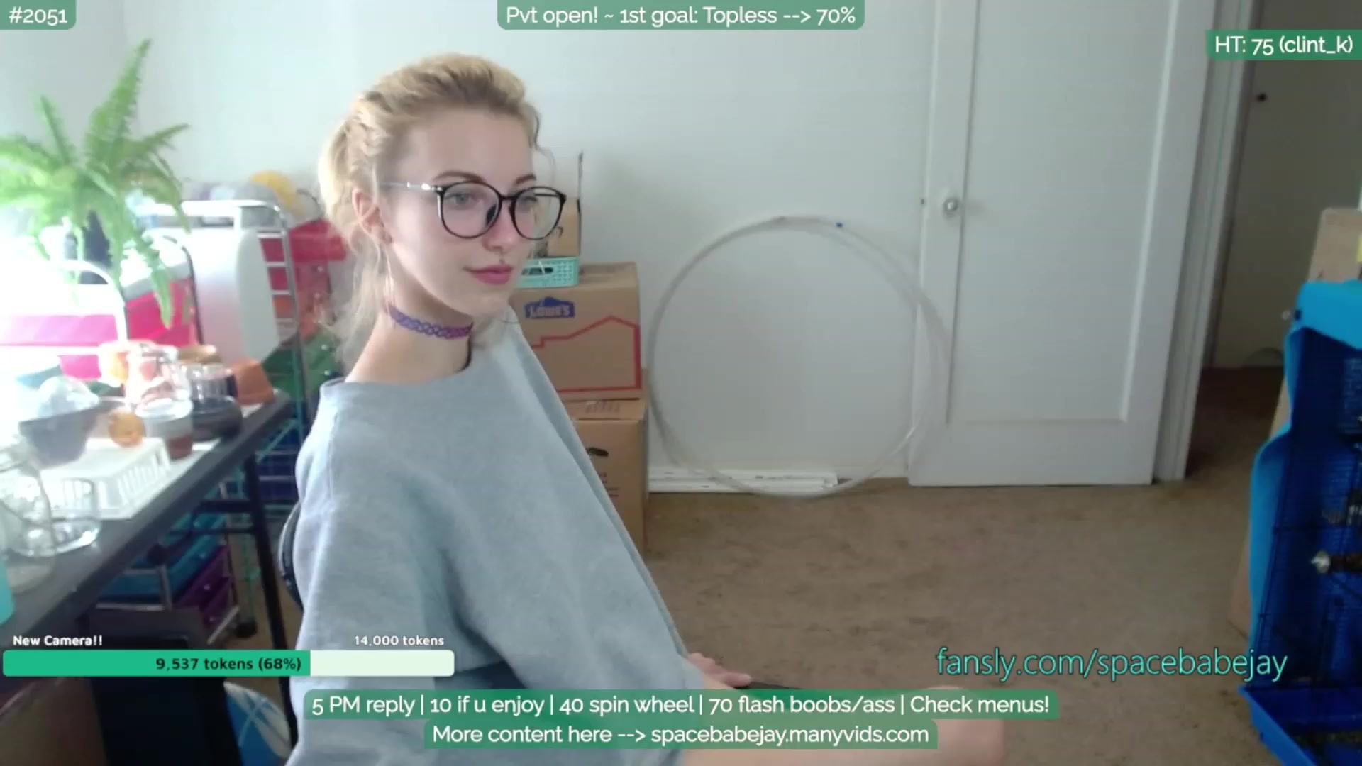 Gallery image thumbnail from Spacebabejay's myfreecams stream on, 11/17/2022, 19:37 image 15 of 20