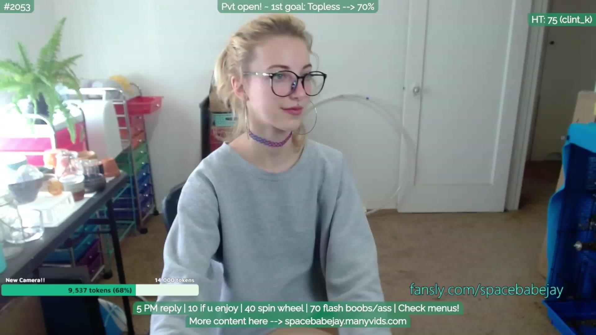 Gallery image thumbnail from Spacebabejay's myfreecams stream on, 11/17/2022, 19:37 image 20 of 20
