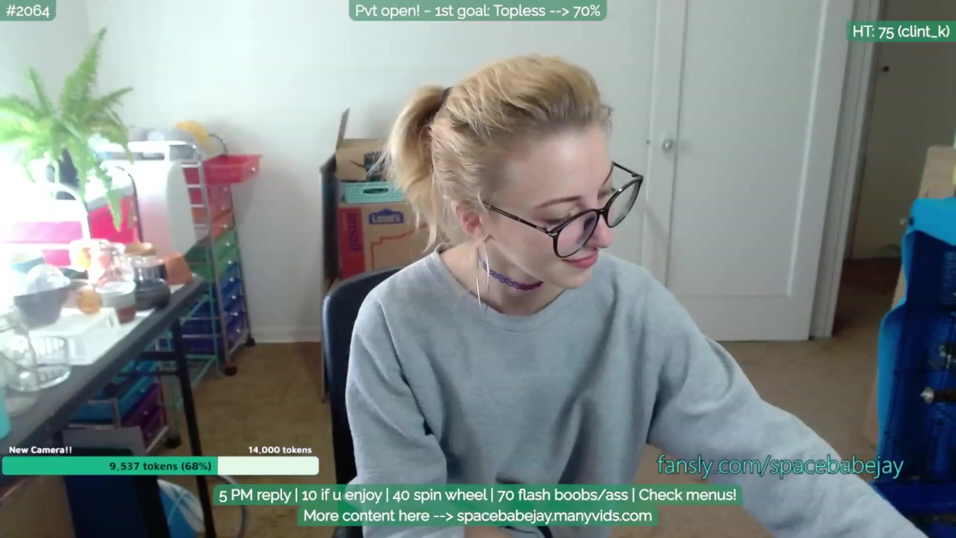 Gallery image thumbnail from Spacebabejay's myfreecams stream on, 11/17/2022, 19:37 image 7 of 20