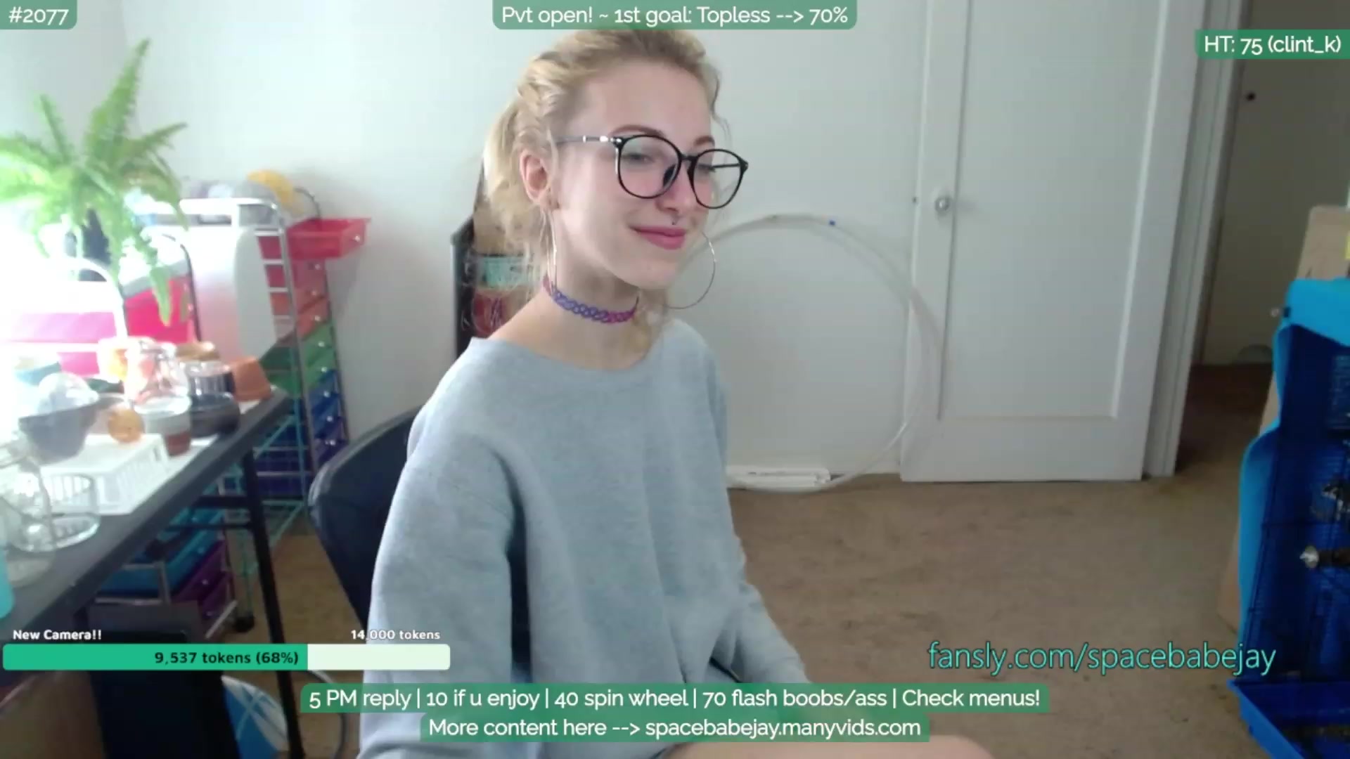Gallery image thumbnail from Spacebabejay's myfreecams stream on, 11/17/2022, 19:37 image 6 of 20