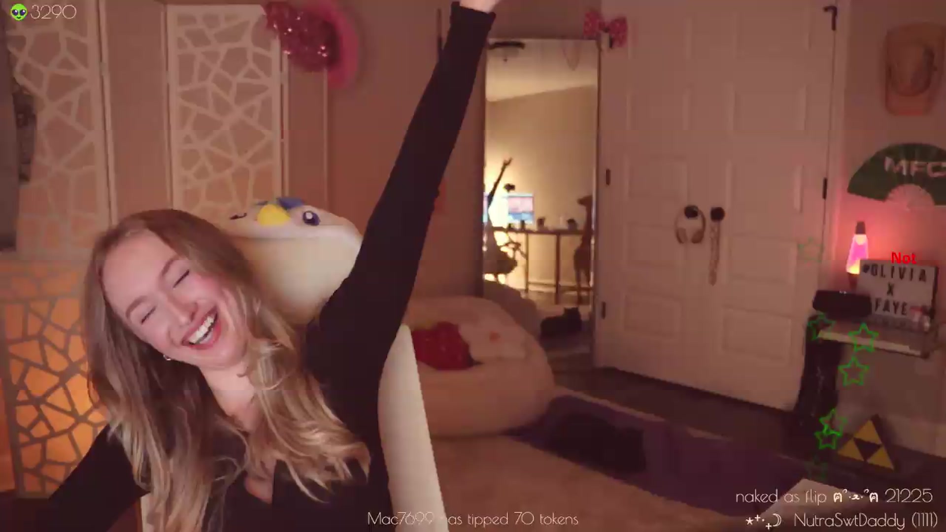 Gallery image thumbnail from Spacegurrrl's myfreecams stream on, 07/12/2026, 04:30 image 9 of 20
