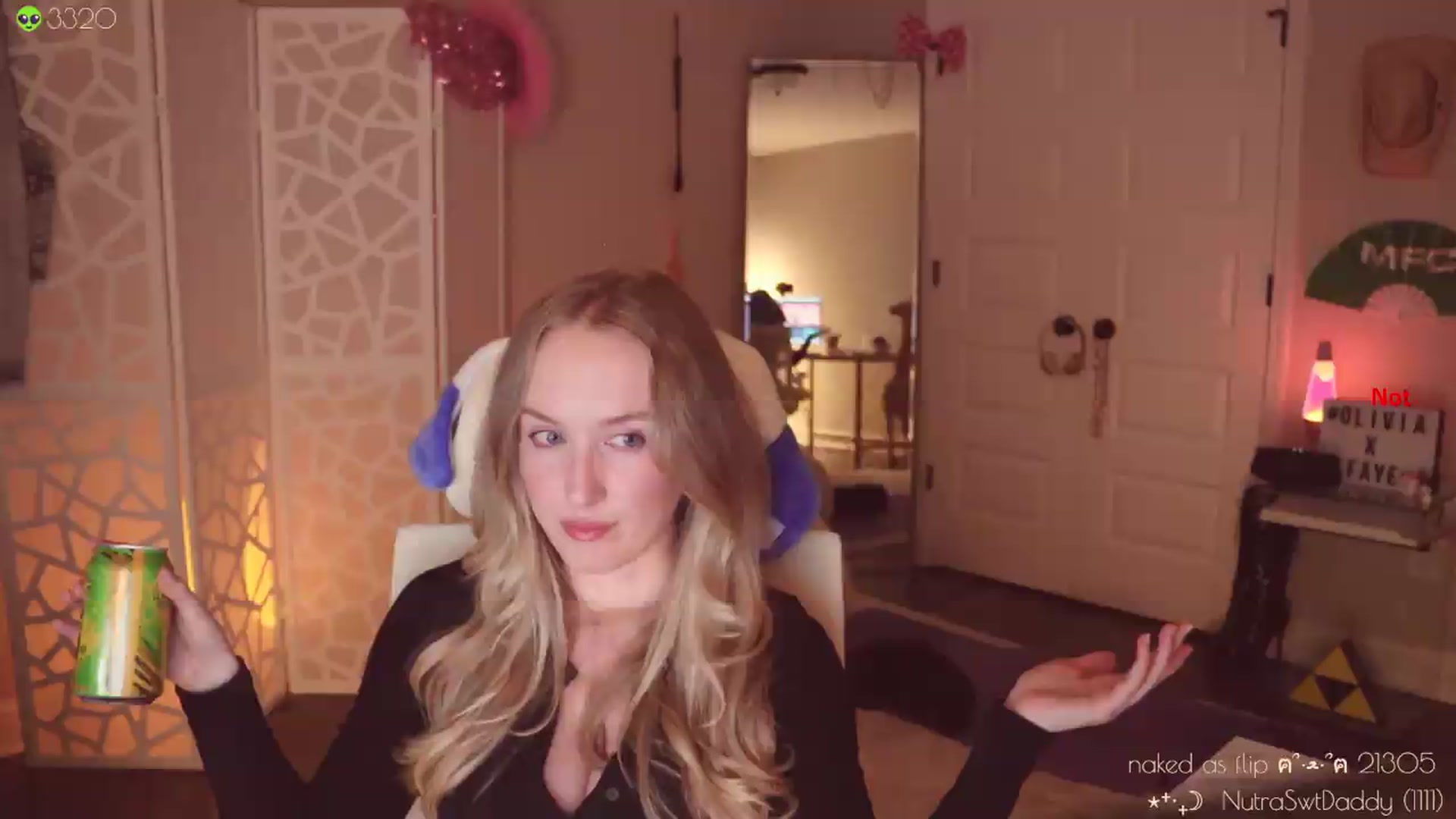 Gallery image thumbnail from Spacegurrrl's myfreecams stream on, 07/12/2026, 04:30 image 3 of 20