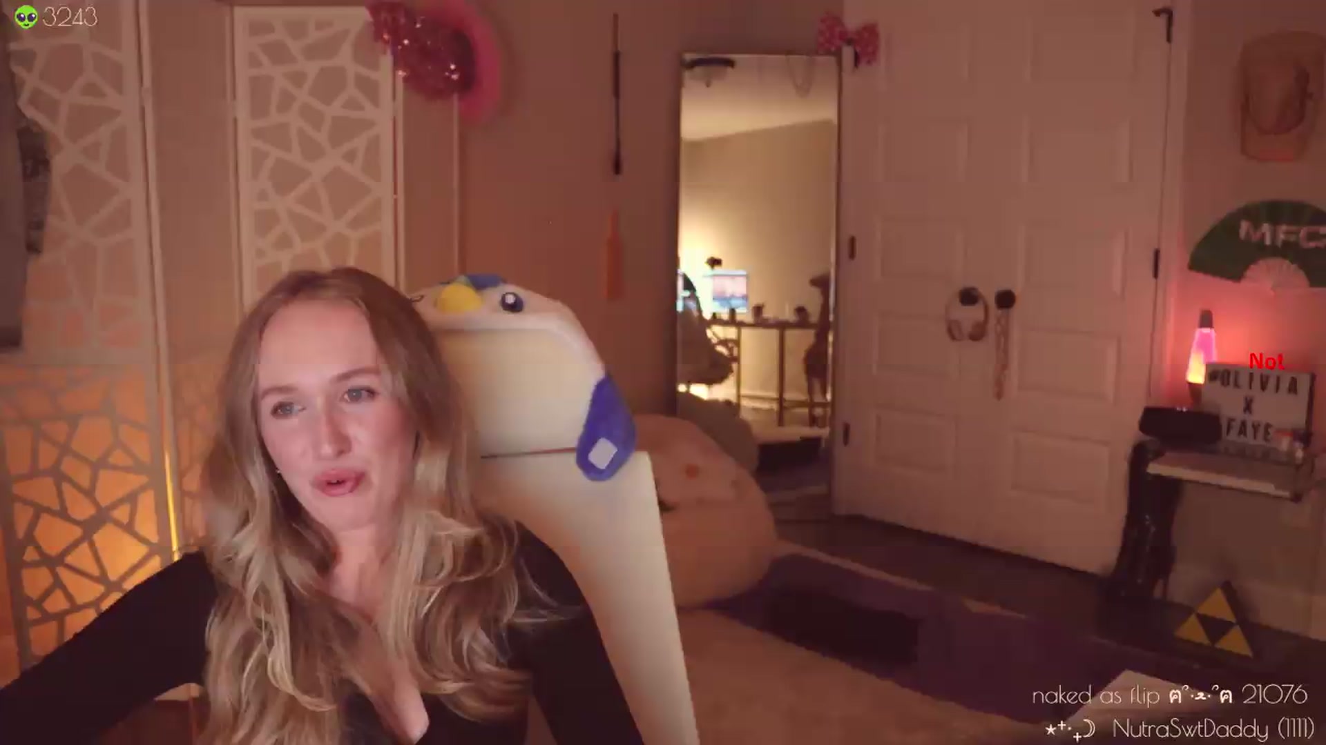 Gallery image thumbnail from Spacegurrrl's myfreecams stream on, 07/12/2026, 04:30 image 19 of 20