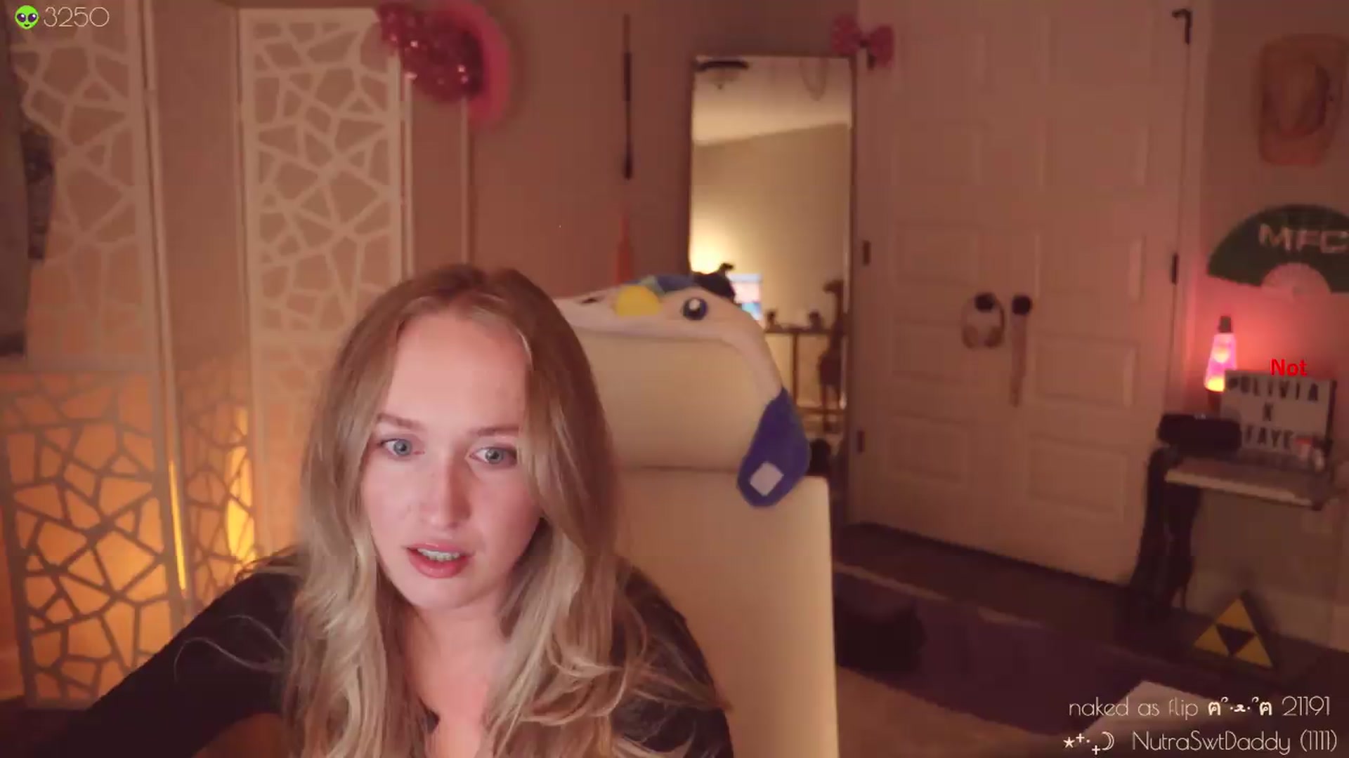 Gallery image thumbnail from Spacegurrrl's myfreecams stream on, 07/12/2026, 04:30 image 15 of 20
