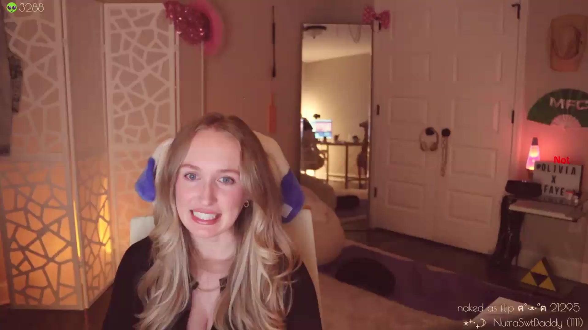 Gallery image thumbnail from Spacegurrrl's myfreecams stream on, 07/12/2026, 04:30 image 6 of 20