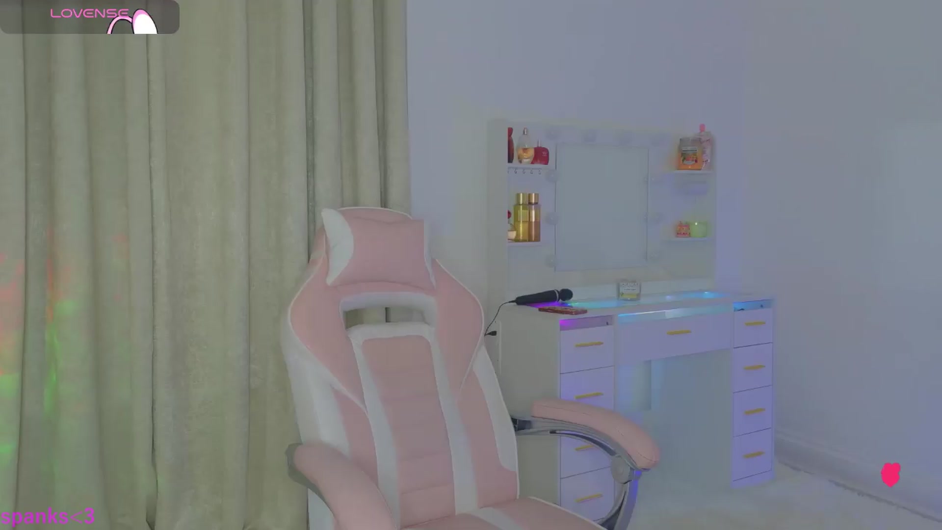 Gallery image thumbnail from Spanks_Wife's myfreecams stream on, 06/05/2026, 19:43 image 4 of 20