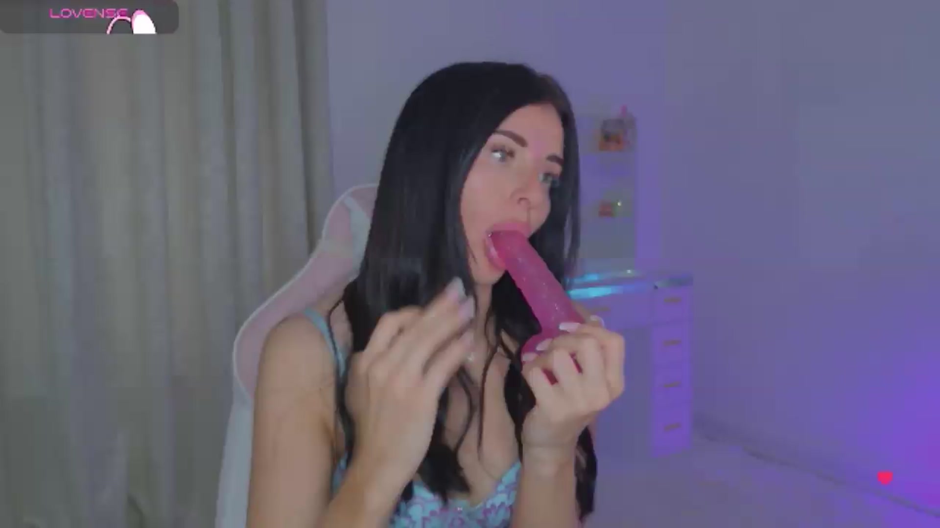 Gallery image thumbnail from Spanks_Wife's myfreecams stream on, 06/08/2026, 15:32 image 10 of 20
