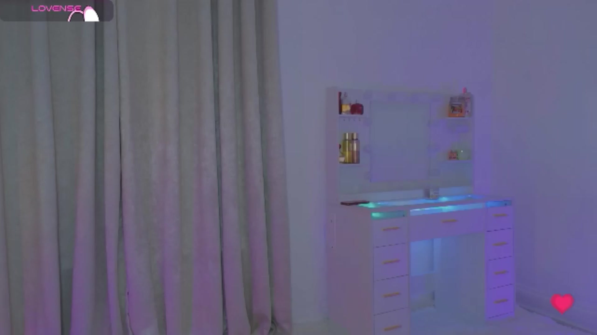 Gallery image thumbnail from Spanks_Wife's myfreecams stream on, 06/08/2026, 23:32 image 15 of 20