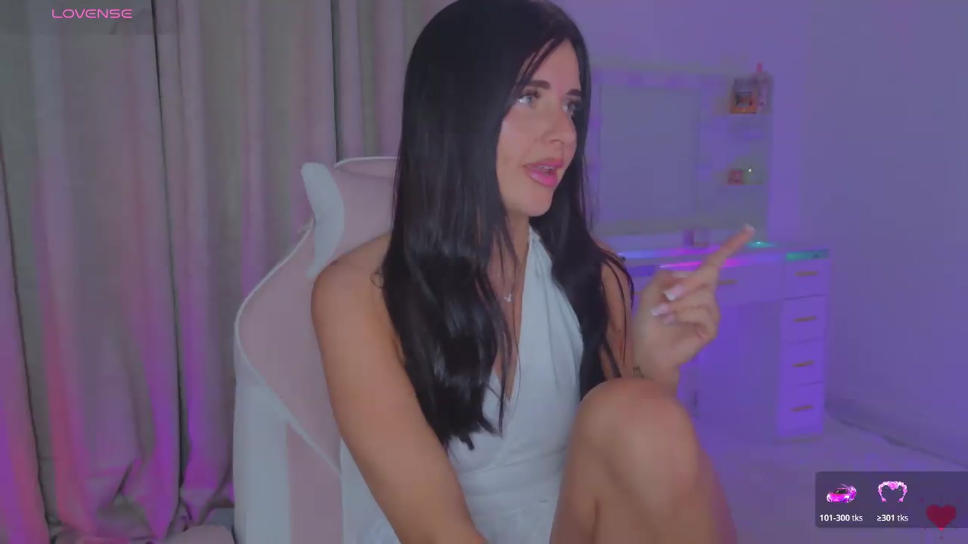 Gallery image thumbnail from Spanks_Wife's myfreecams stream on, 06/10/2026, 23:46 image 7 of 20