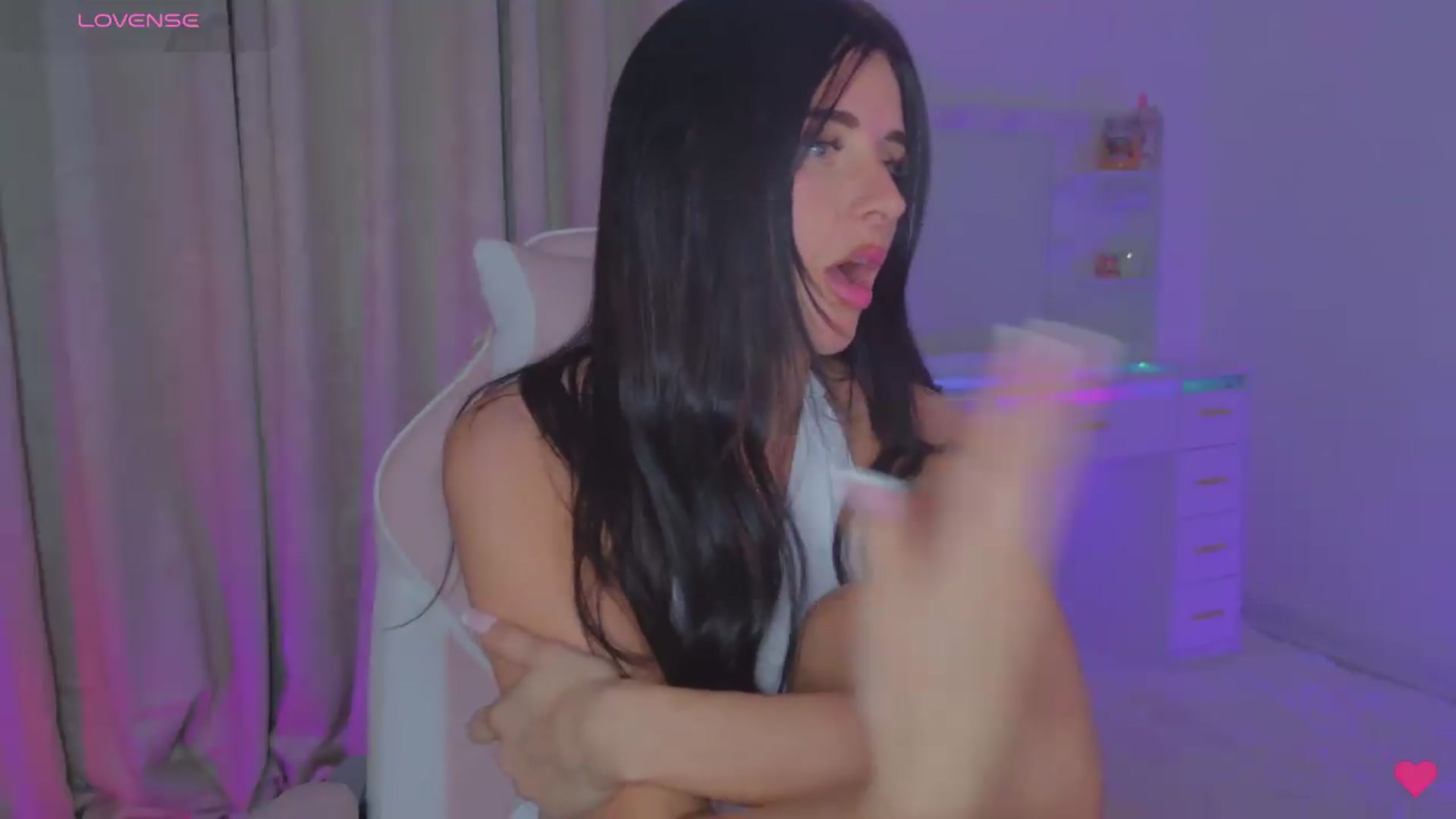 Gallery image thumbnail from Spanks_Wife's myfreecams stream on, 06/10/2026, 23:46 image 5 of 20