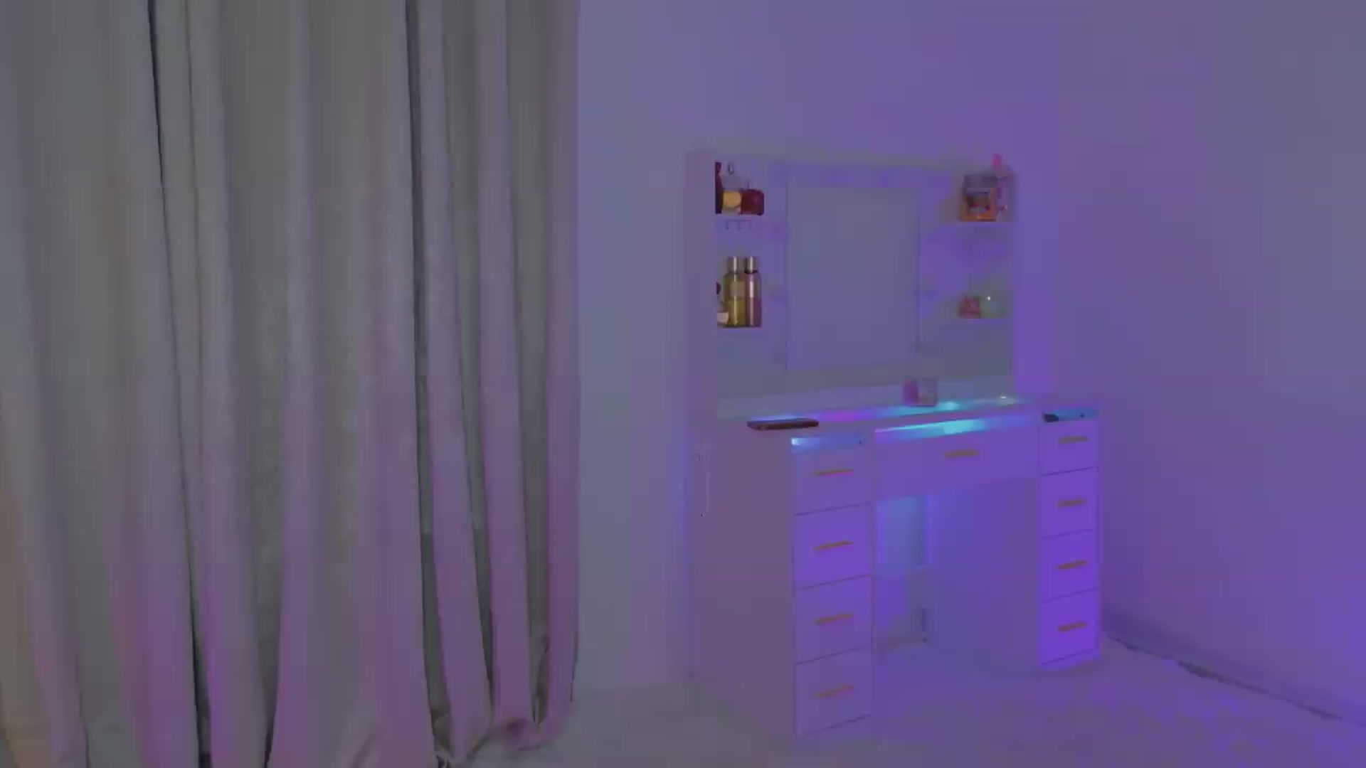 Gallery image thumbnail from Spanks_Wife's myfreecams stream on, 06/11/2026, 23:44 image 19 of 20