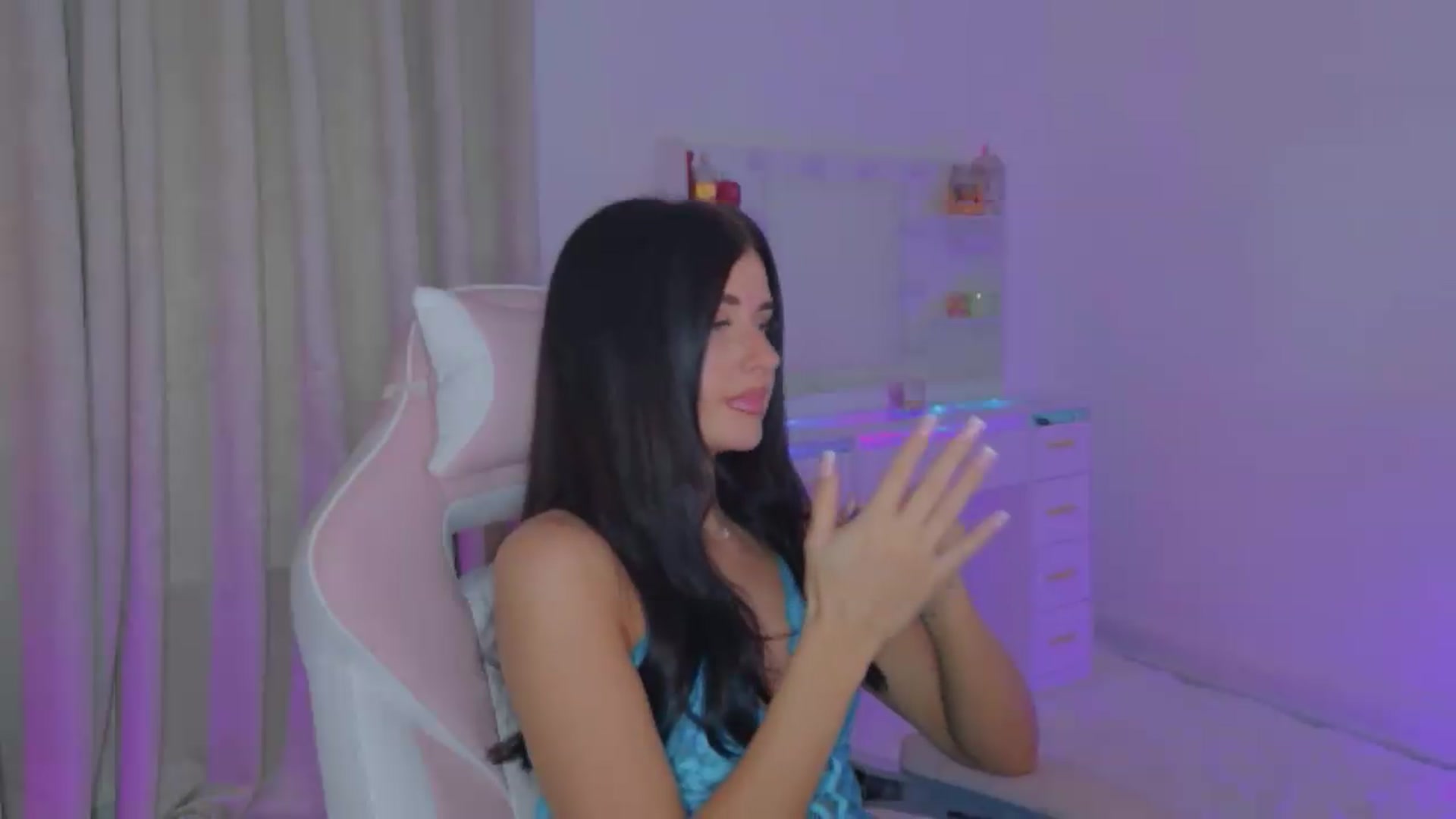 Gallery image thumbnail from Spanks_Wife's myfreecams stream on, 06/12/2026, 17:16 image 18 of 20