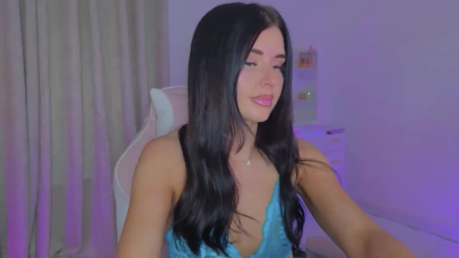Gallery image thumbnail from Spanks_Wife's myfreecams stream on, 06/12/2026, 17:16 image 16 of 20
