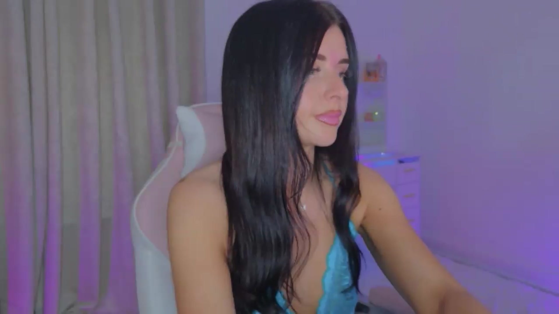Gallery image thumbnail from Spanks_Wife's myfreecams stream on, 06/12/2026, 17:16 image 12 of 20