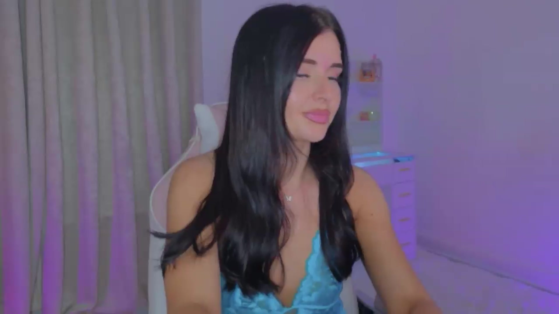 Gallery image thumbnail from Spanks_Wife's myfreecams stream on, 06/12/2026, 17:44 image 15 of 20