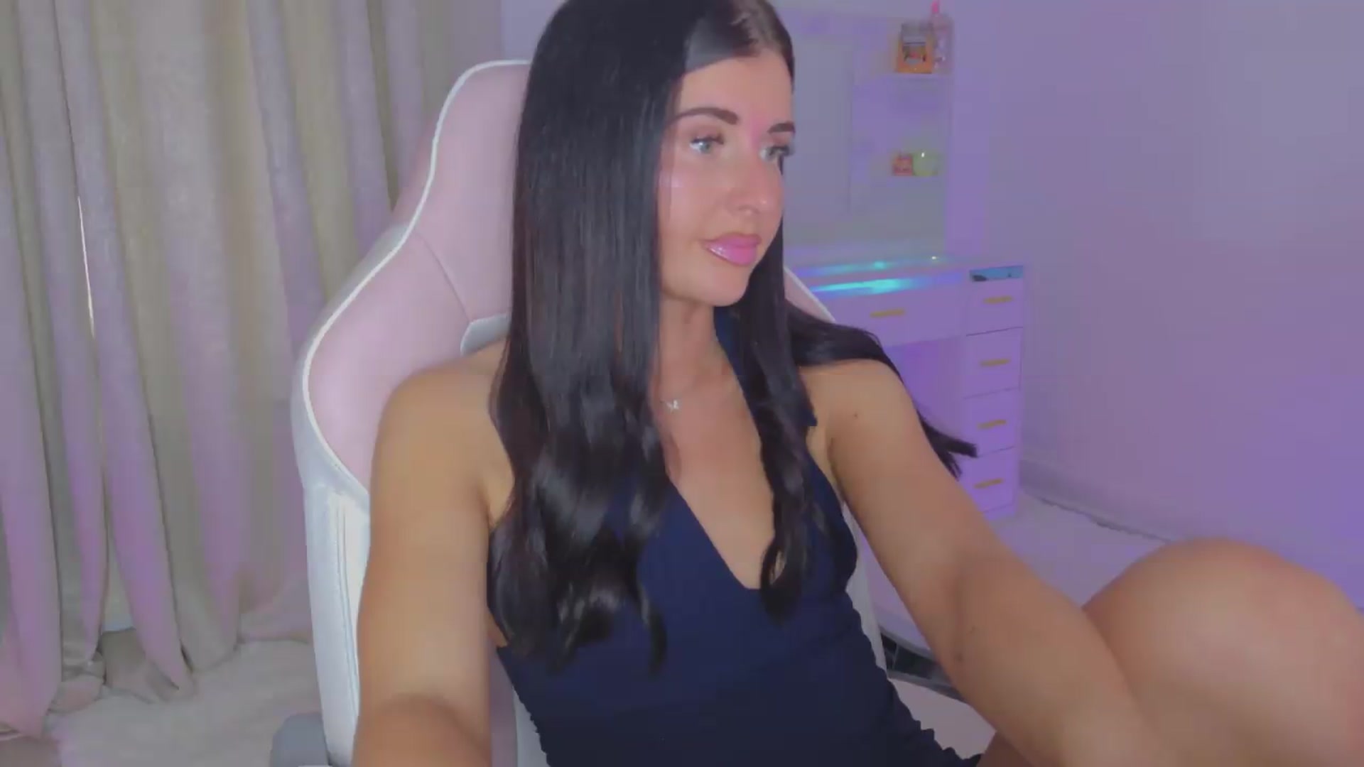 Gallery image thumbnail from Spanks_Wife's myfreecams stream on, 06/15/2026, 16:52 image 13 of 20