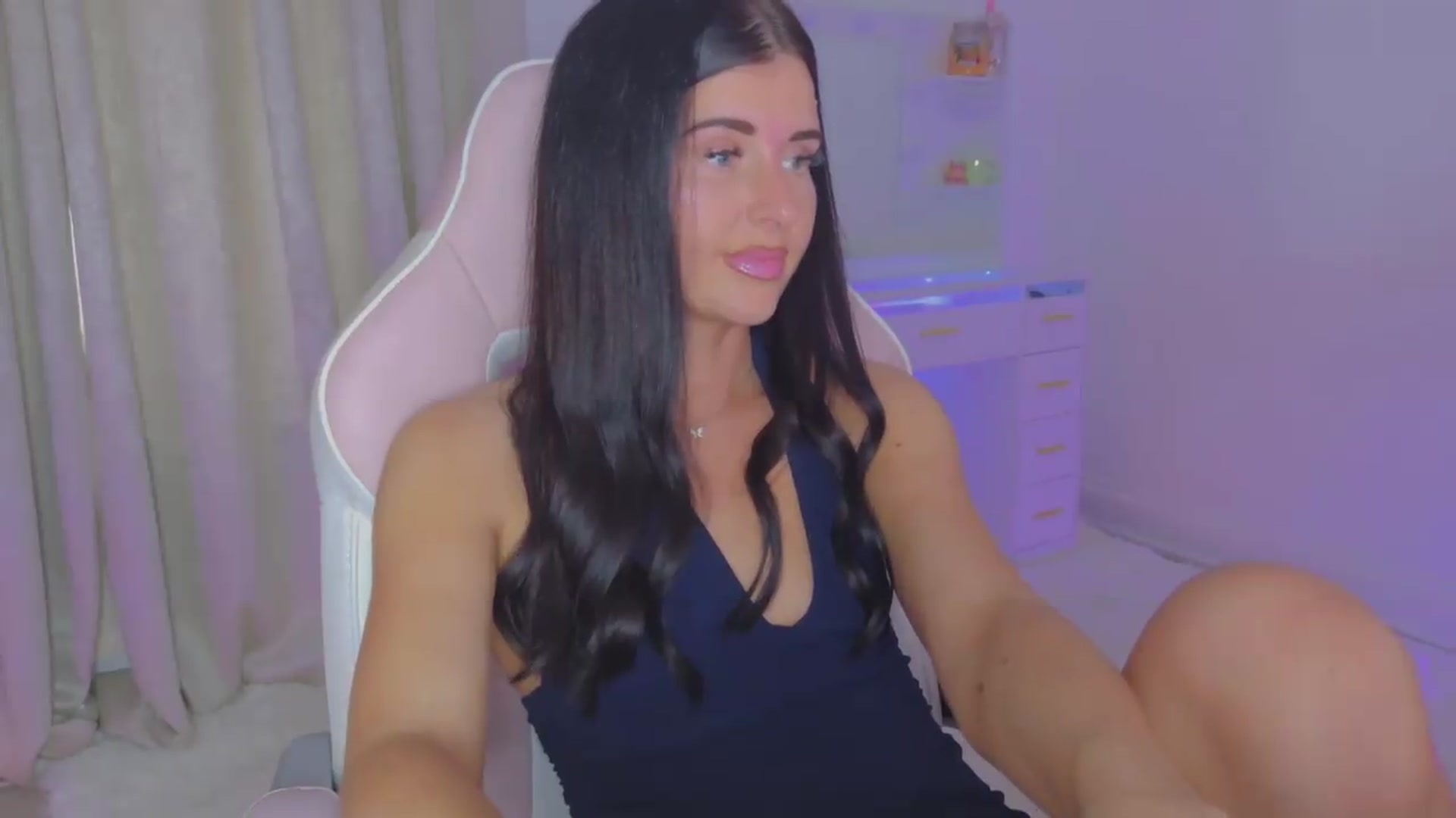 Gallery image thumbnail from Spanks_Wife's myfreecams stream on, 06/15/2026, 16:52 image 15 of 20