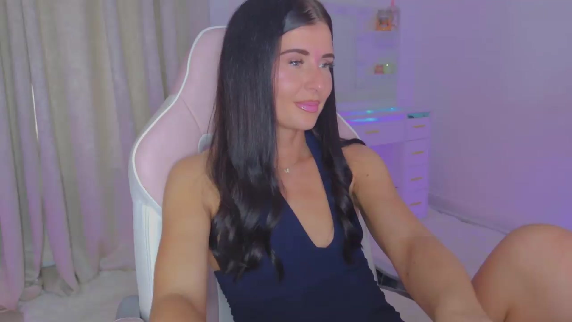 Gallery image thumbnail from Spanks_Wife's myfreecams stream on, 06/15/2026, 16:52 image 14 of 20