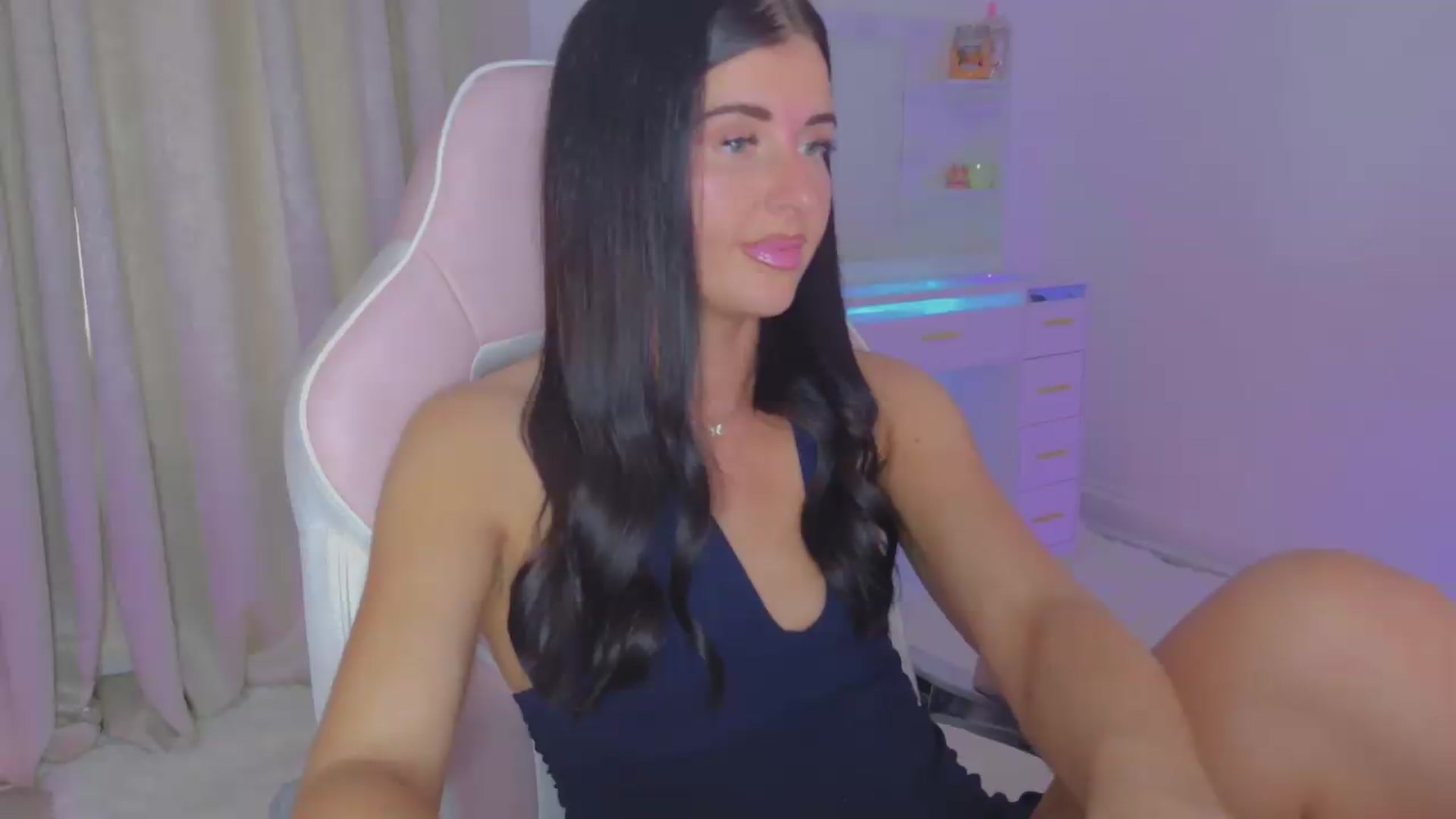 Gallery image thumbnail from Spanks_Wife's myfreecams stream on, 06/15/2026, 16:52 image 12 of 20