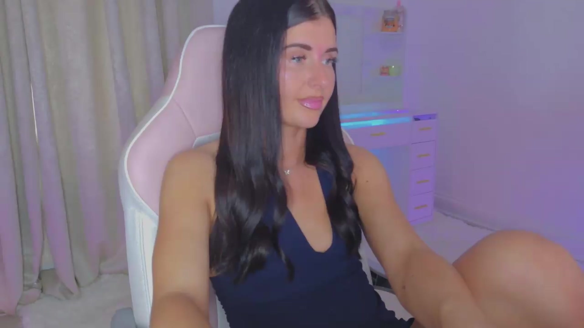 Gallery image thumbnail from Spanks_Wife's myfreecams stream on, 06/15/2026, 16:52 image 11 of 20