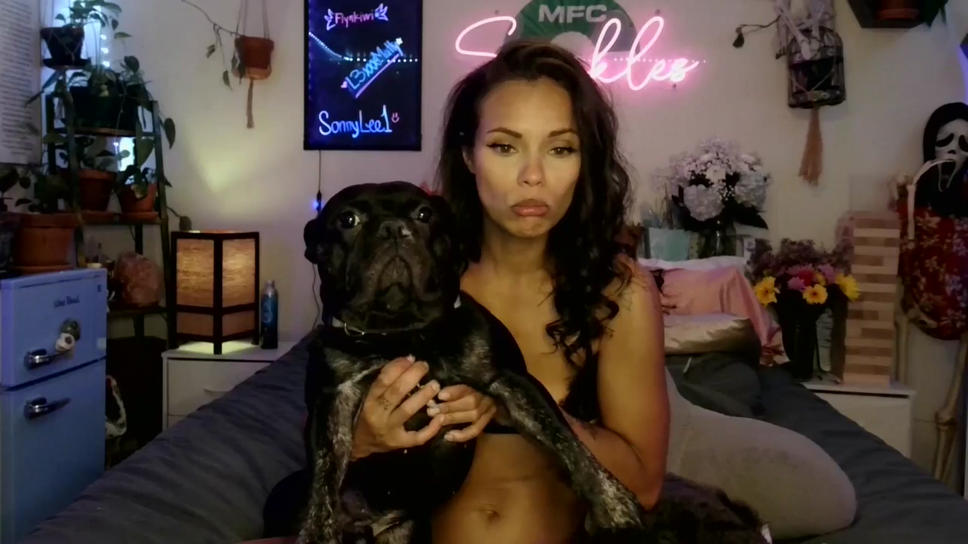 Gallery image thumbnail from Sparkl3s_BDay's myfreecams stream on, 09/11/2025, 11:42 image 14 of 20