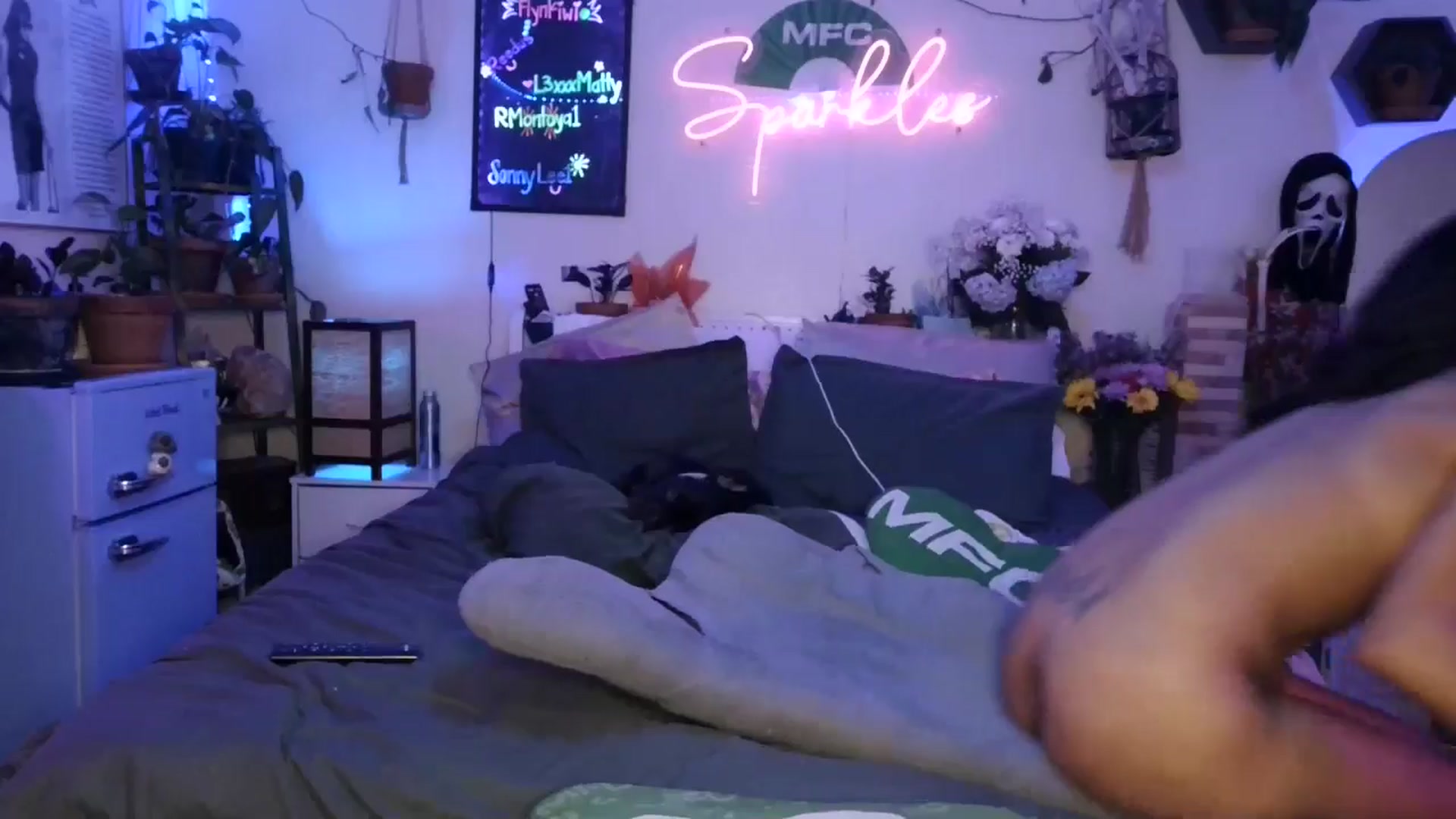 Gallery image thumbnail from Sparkl3s_BDay's myfreecams stream on, 09/14/2025, 11:41 image 15 of 20