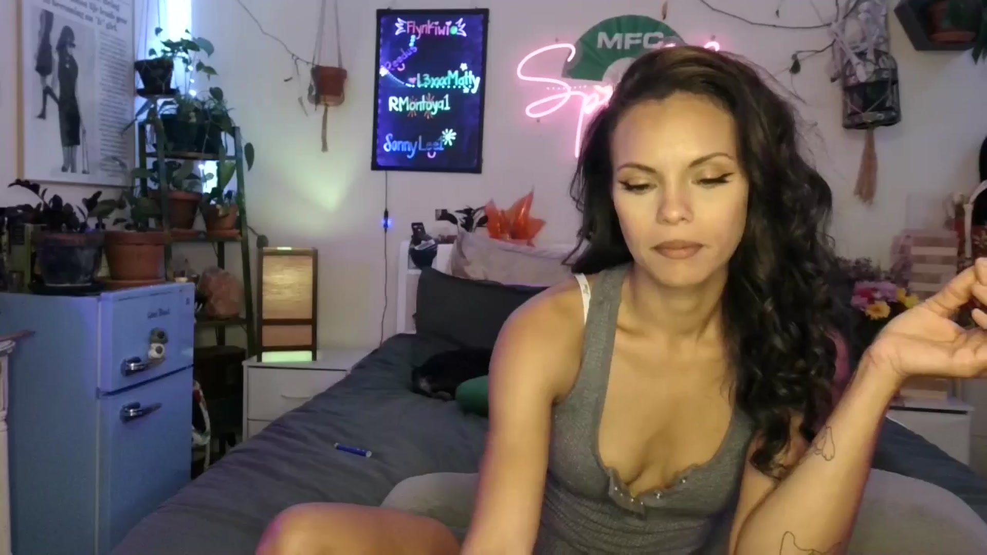 Gallery image thumbnail from Sparkl3s_BDay's myfreecams stream on, 09/15/2025, 09:24 image 15 of 20