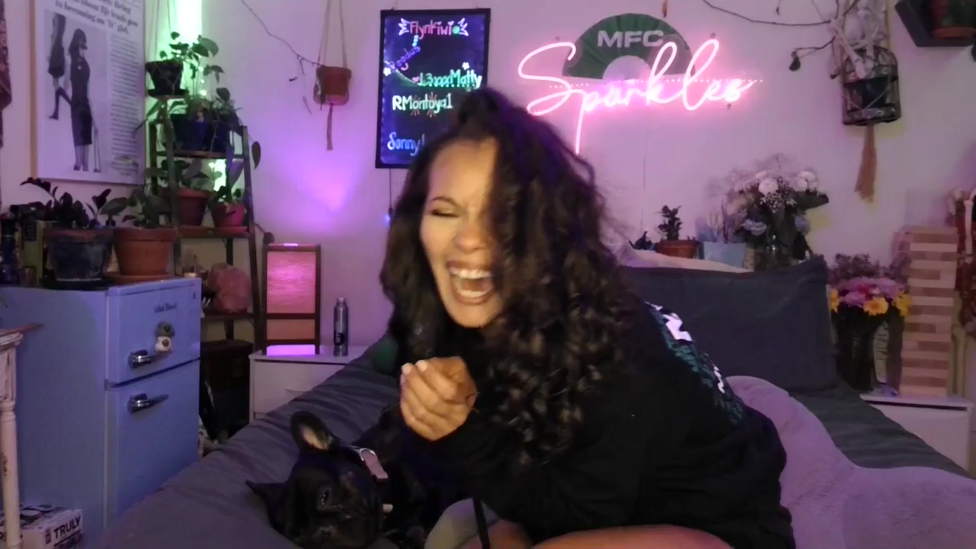 Gallery image thumbnail from Sparkl3s_BDay's myfreecams stream on, 09/16/2025, 08:35 image 18 of 20