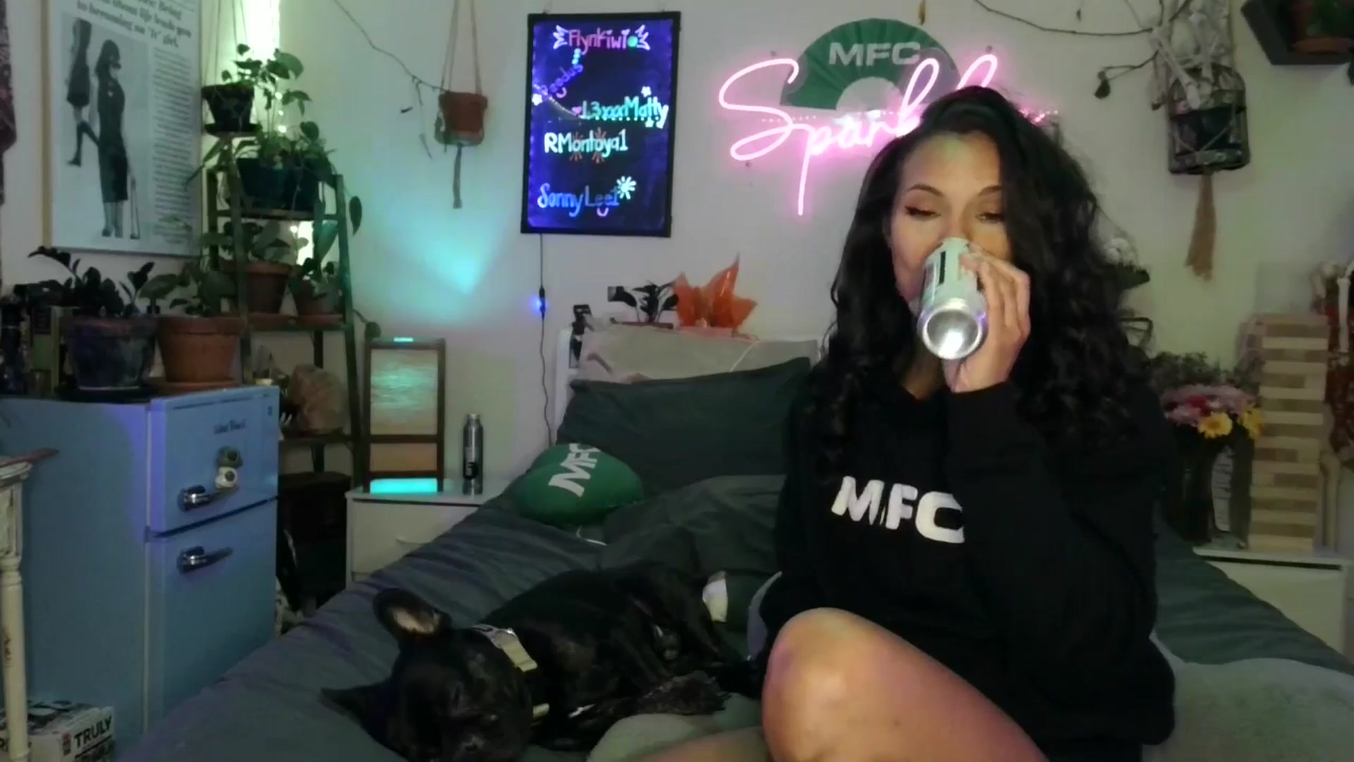 Gallery image thumbnail from Sparkl3s_BDay's myfreecams stream on, 09/16/2025, 08:35 image 20 of 20