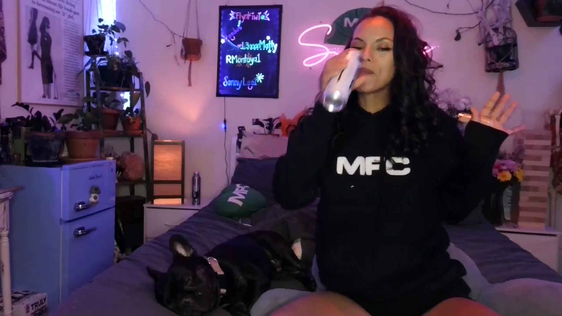 Gallery image thumbnail from Sparkl3s_BDay's myfreecams stream on, 09/16/2025, 08:35 image 8 of 20