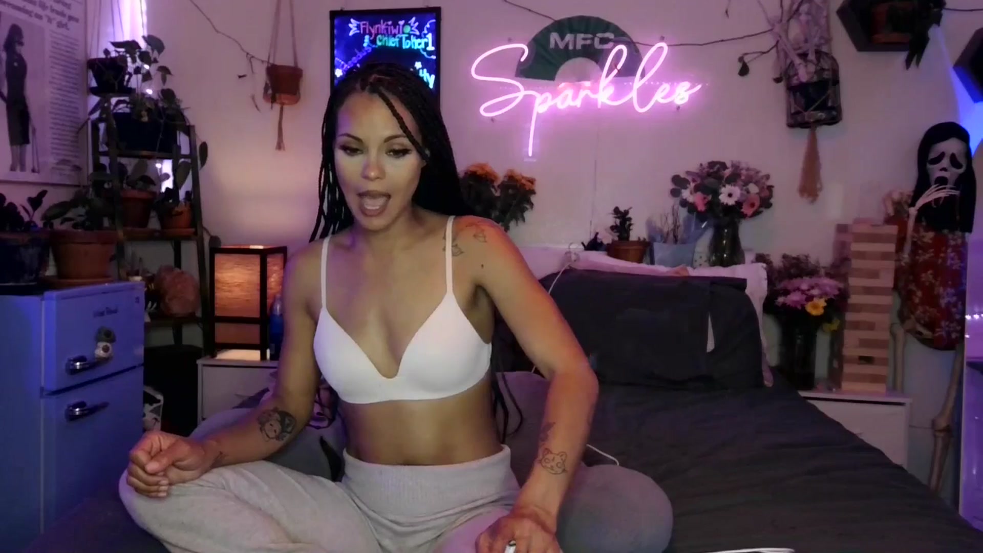 Gallery image thumbnail from Sparkl3s_BDay's myfreecams stream on, 09/19/2025, 09:17 image 7 of 20