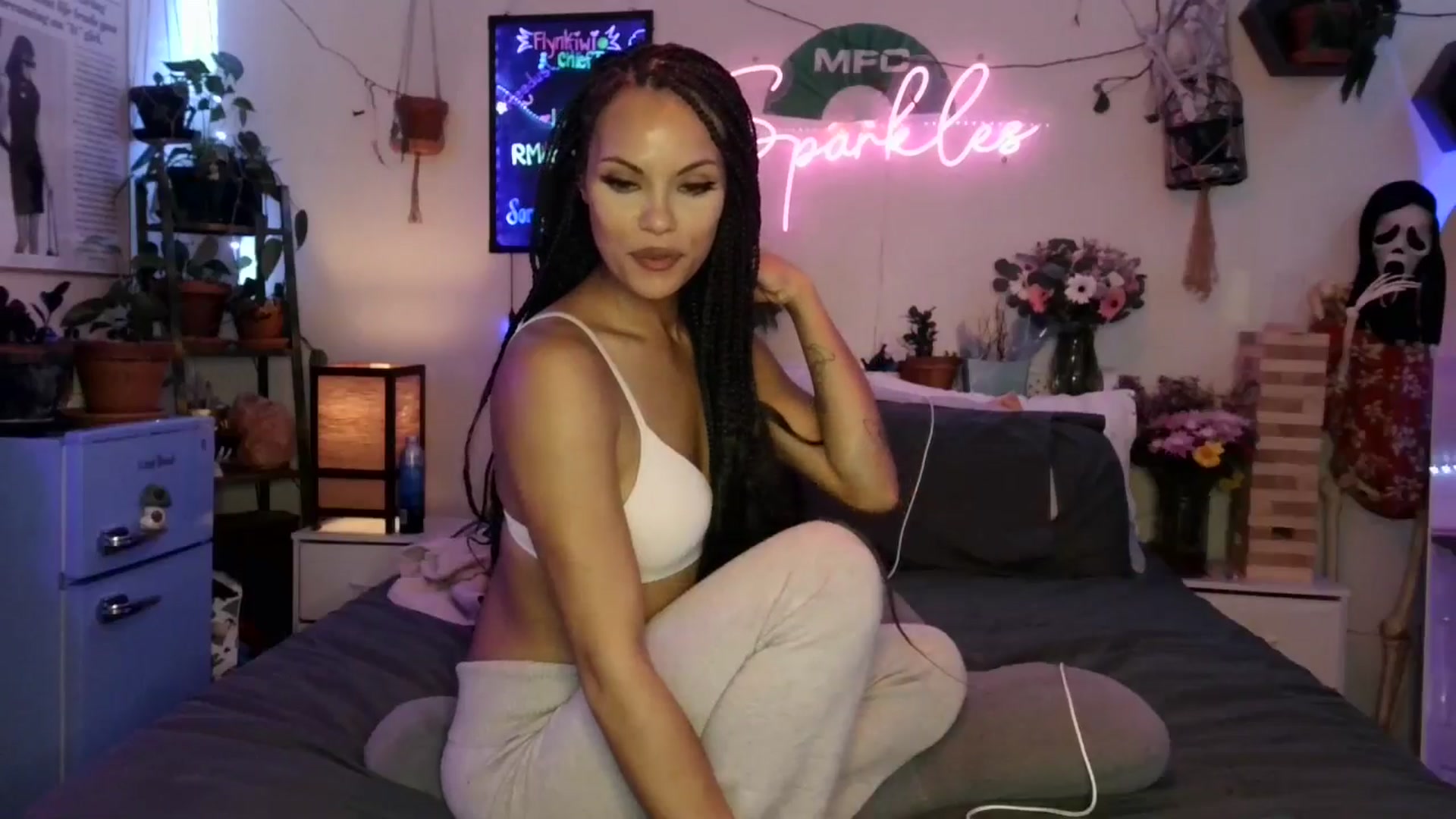 Gallery image thumbnail from Sparkl3s_BDay's myfreecams stream on, 09/19/2025, 09:17 image 3 of 20