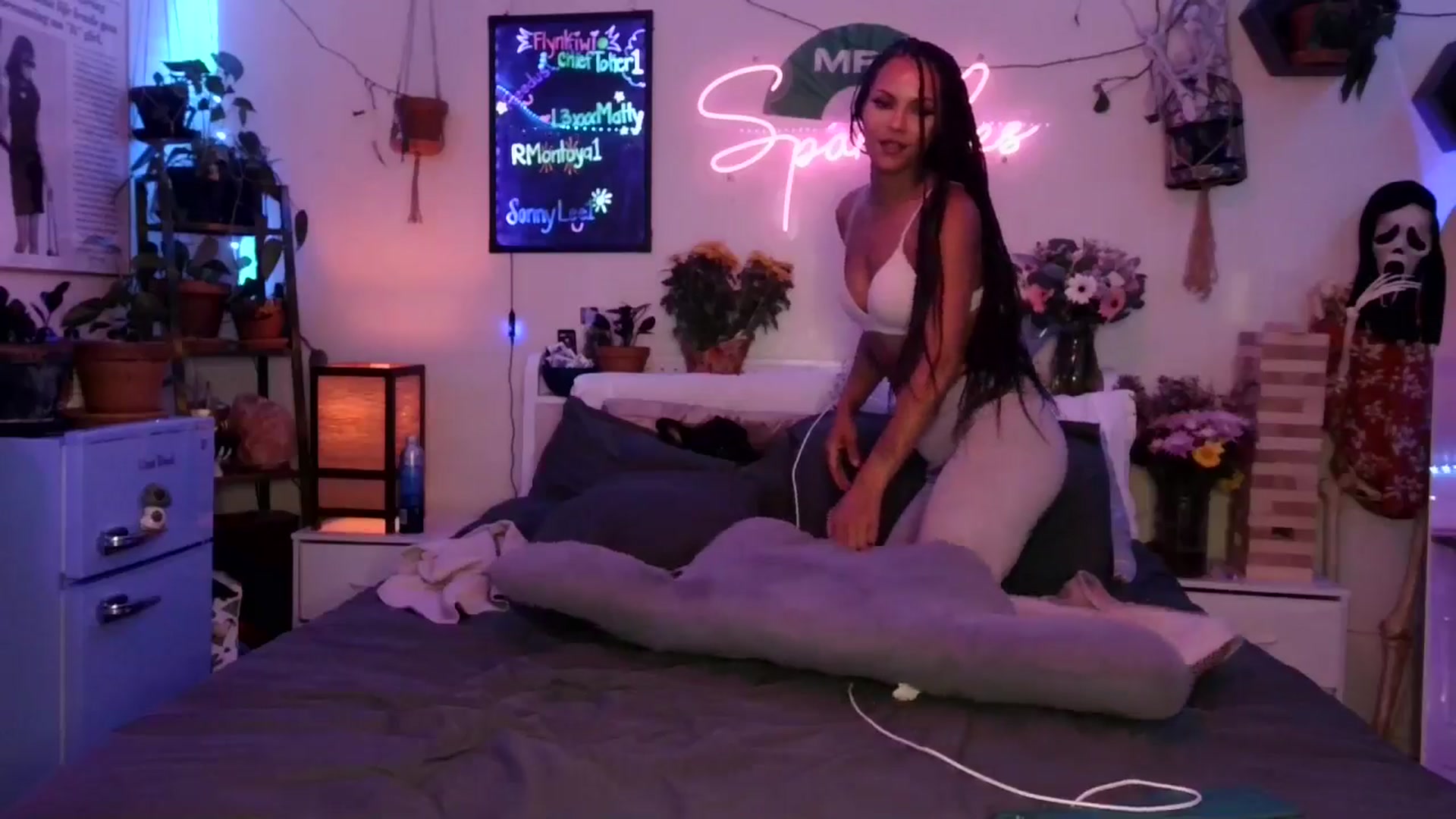 Gallery image thumbnail from Sparkl3s_BDay's myfreecams stream on, 09/19/2025, 09:17 image 9 of 20
