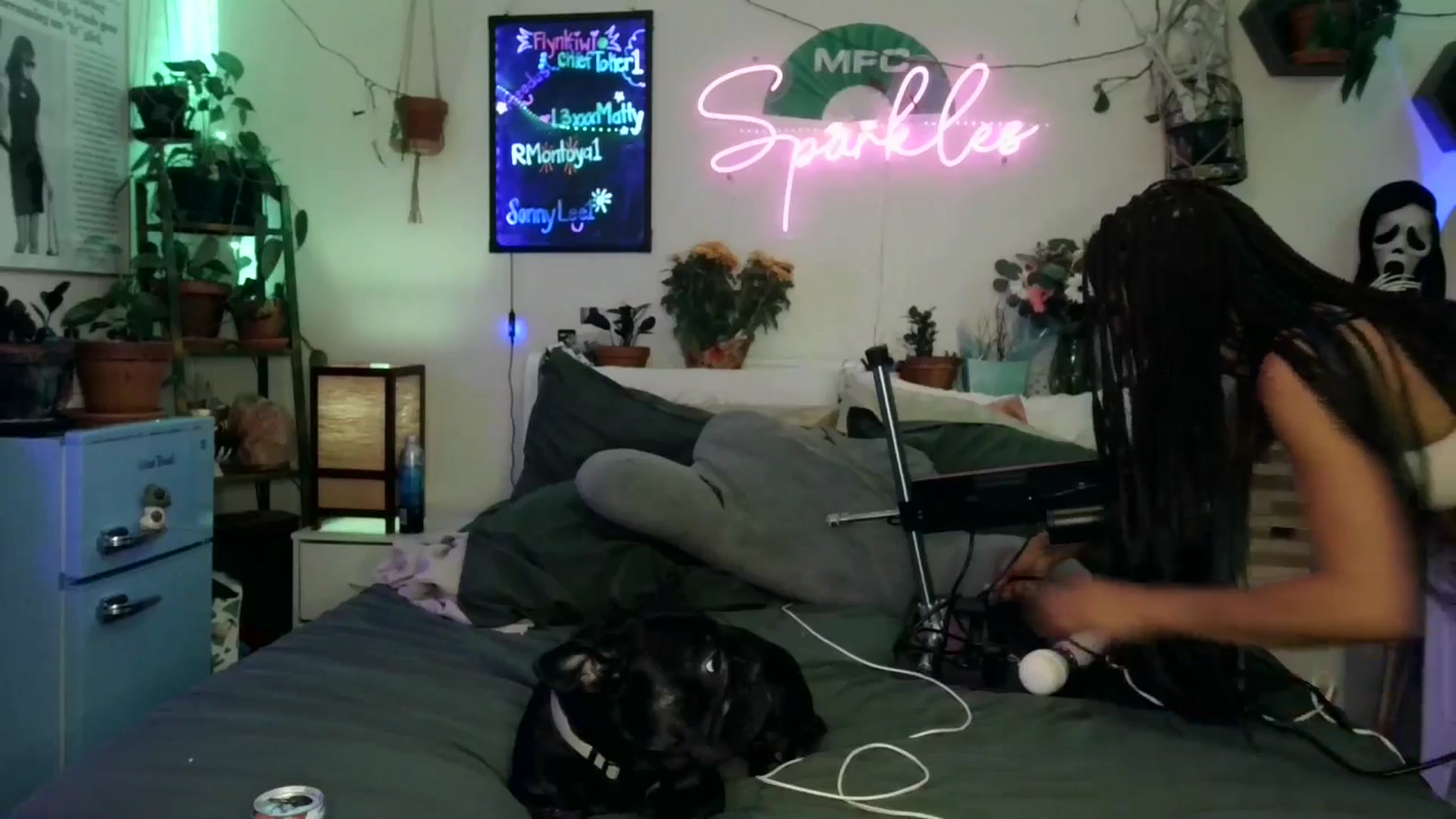 Gallery image thumbnail from Sparkl3s_BDay's myfreecams stream on, 09/19/2025, 10:25 image 6 of 20