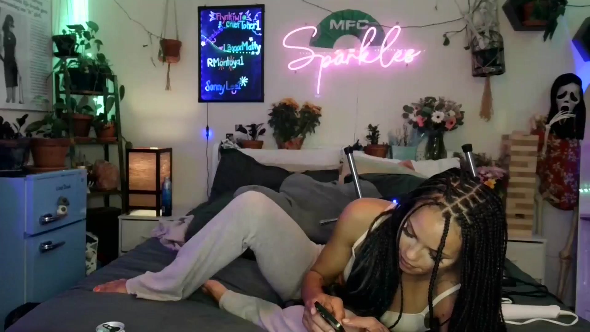 Gallery image thumbnail from Sparkl3s_BDay's myfreecams stream on, 09/19/2025, 10:25 image 13 of 20