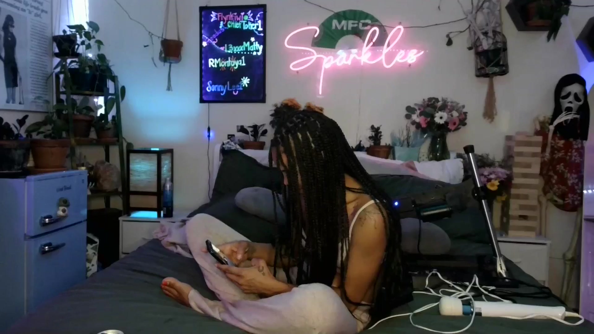 Gallery image thumbnail from Sparkl3s_BDay's myfreecams stream on, 09/19/2025, 10:25 image 12 of 20