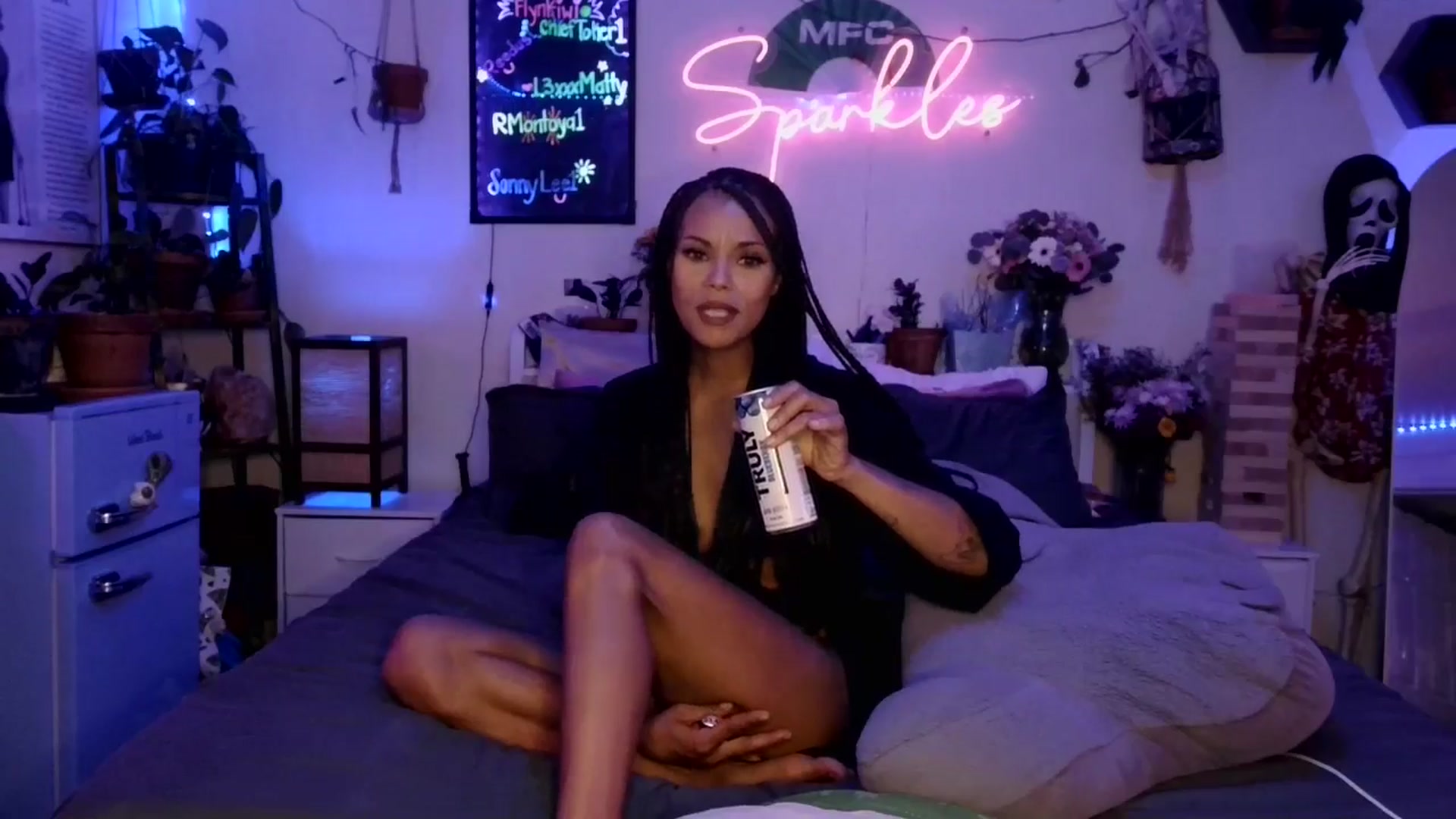 Gallery image thumbnail from Sparkl3s_BDay's myfreecams stream on, 09/21/2025, 11:00 image 18 of 20