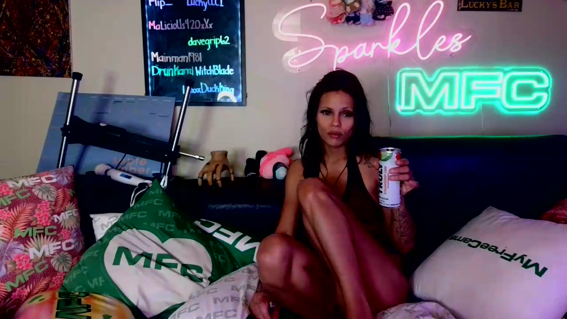 Gallery image thumbnail from Sparkl3s_BDay's myfreecams stream on, 09/06/2026, 10:16 image 13 of 20