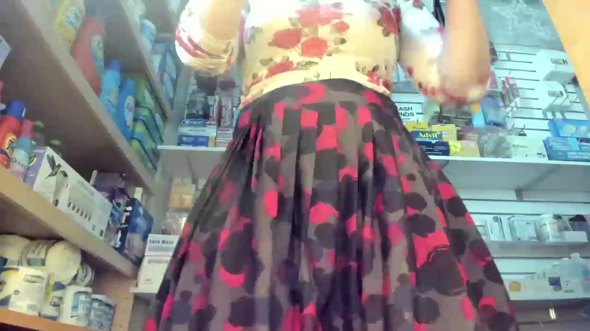 Gallery image thumbnail from SparkleLuLu's myfreecams stream on, 11/28/2022, 19:58 image 3 of 20