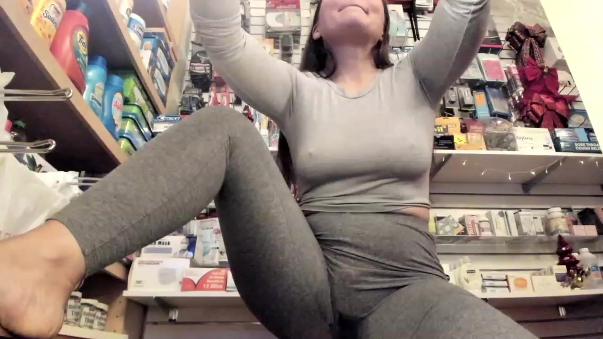 Gallery image thumbnail from SparkleLuLu's myfreecams stream on, 12/18/2022, 01:12 image 20 of 20