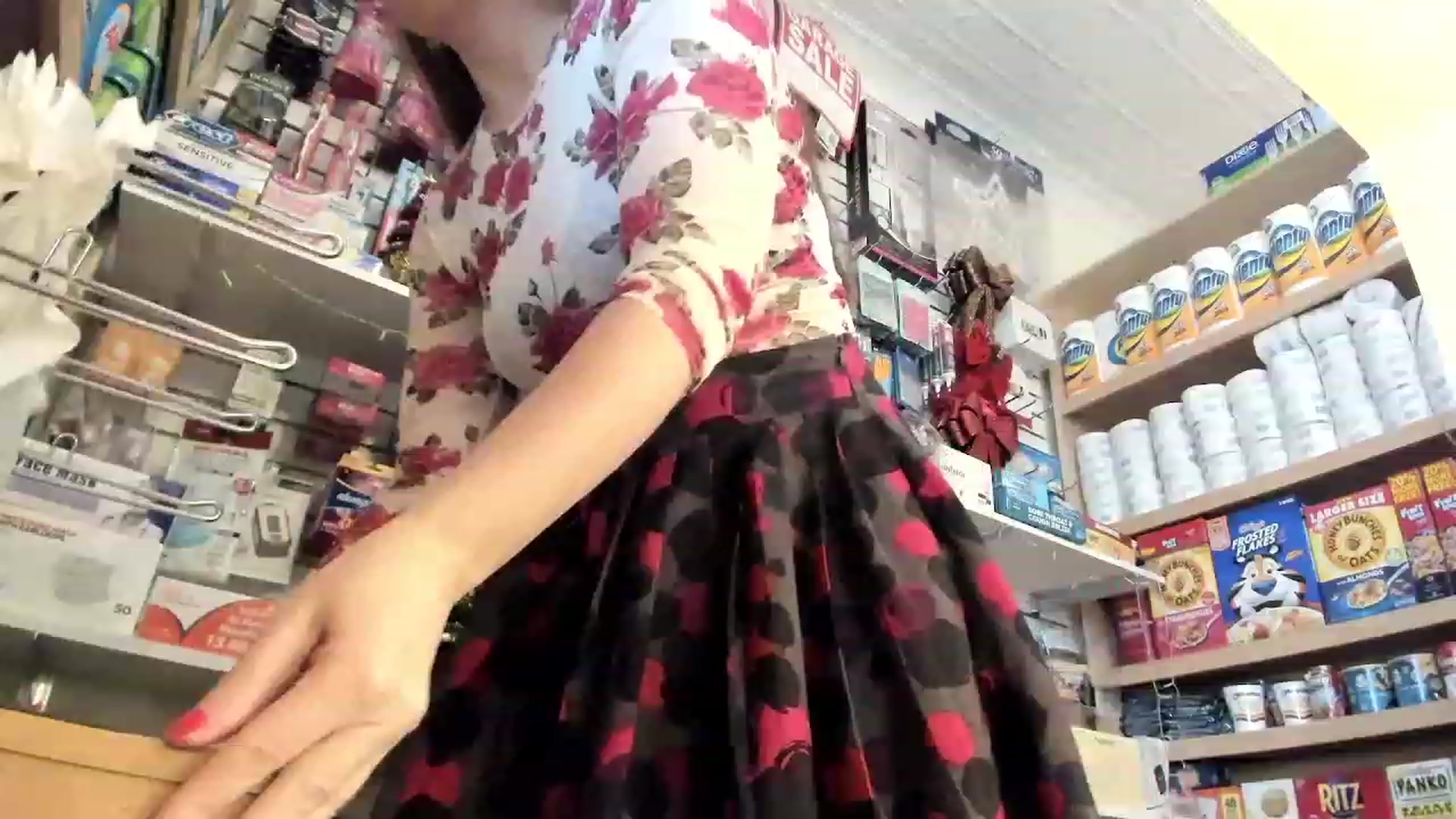 Gallery image thumbnail from SparkleLuLu's myfreecams stream on, 12/22/2022, 20:05 image 10 of 20